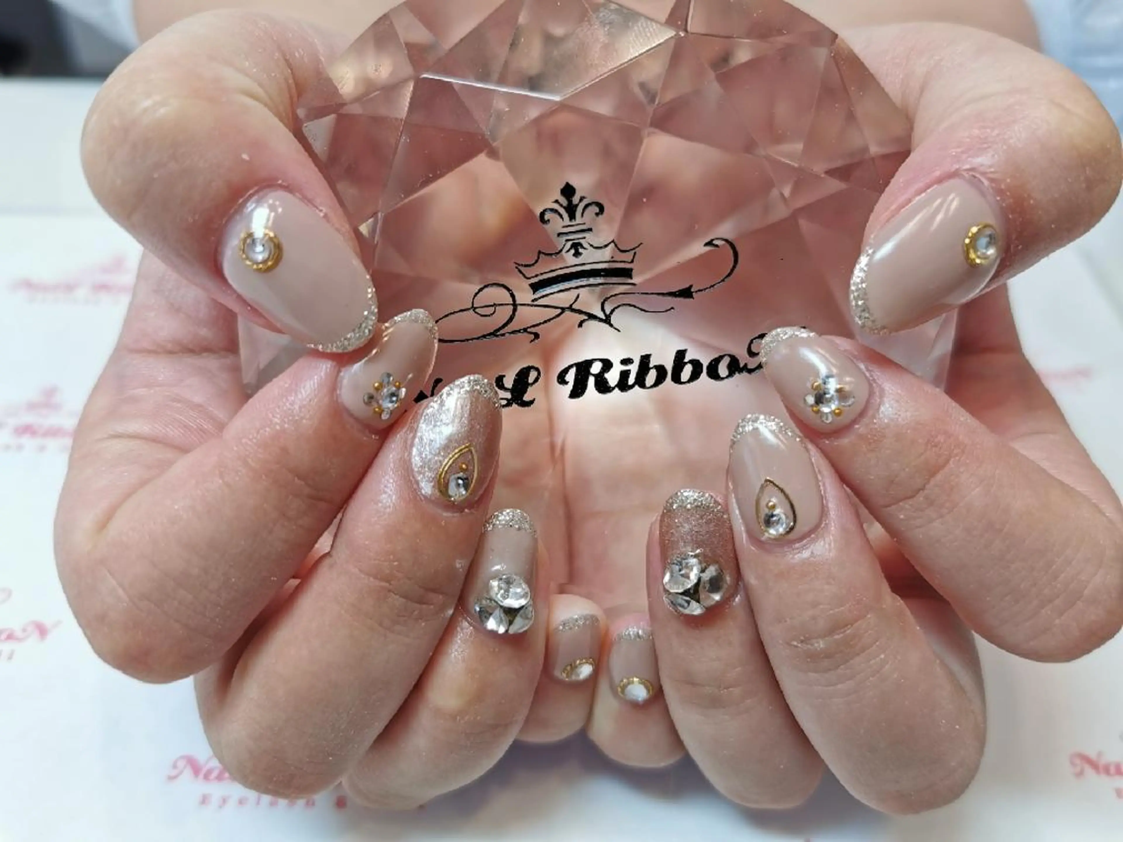 ネイル ネイルリボン 受付スタッフのネイルデザイン
