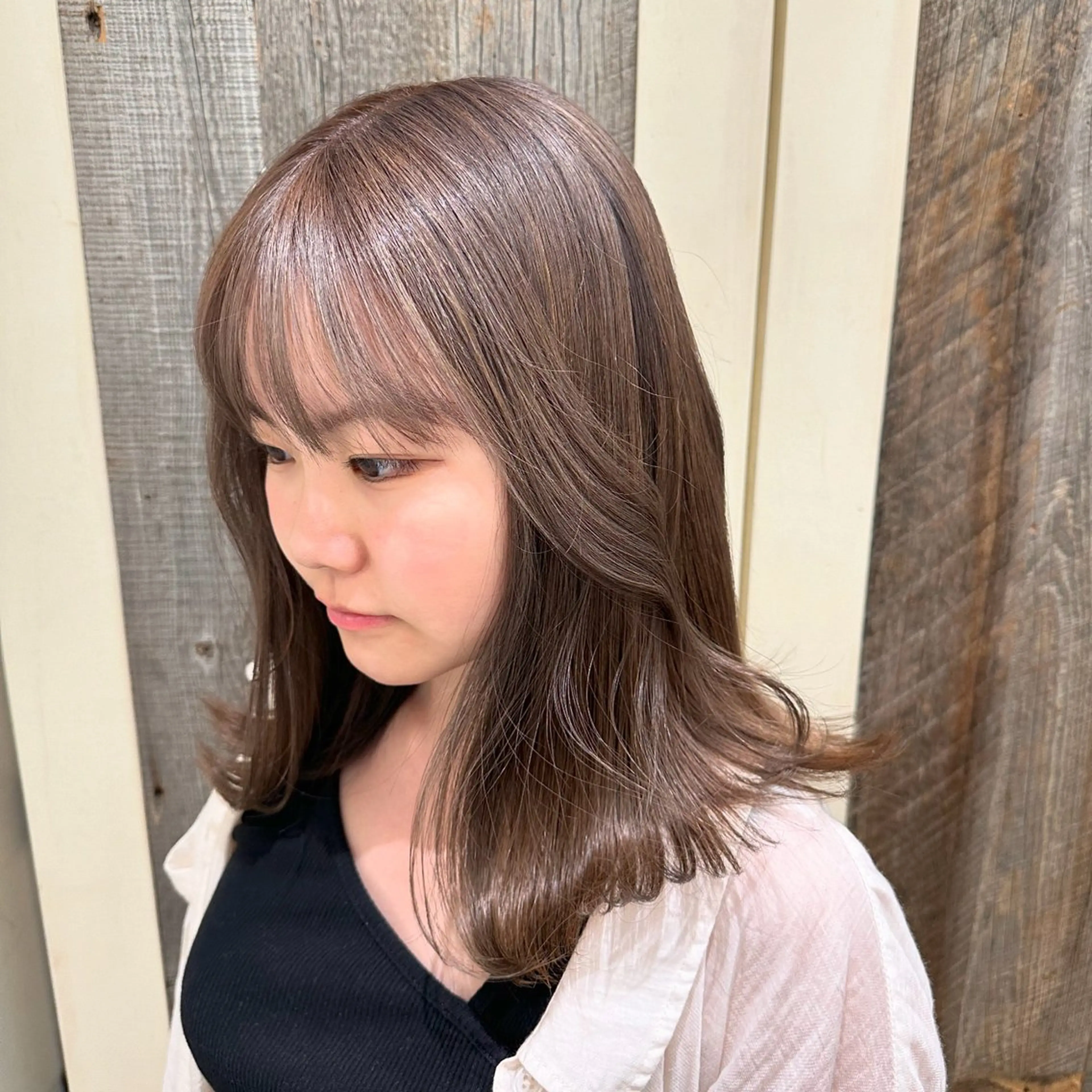 セミロング 安丸 結夏のヘアスタイル