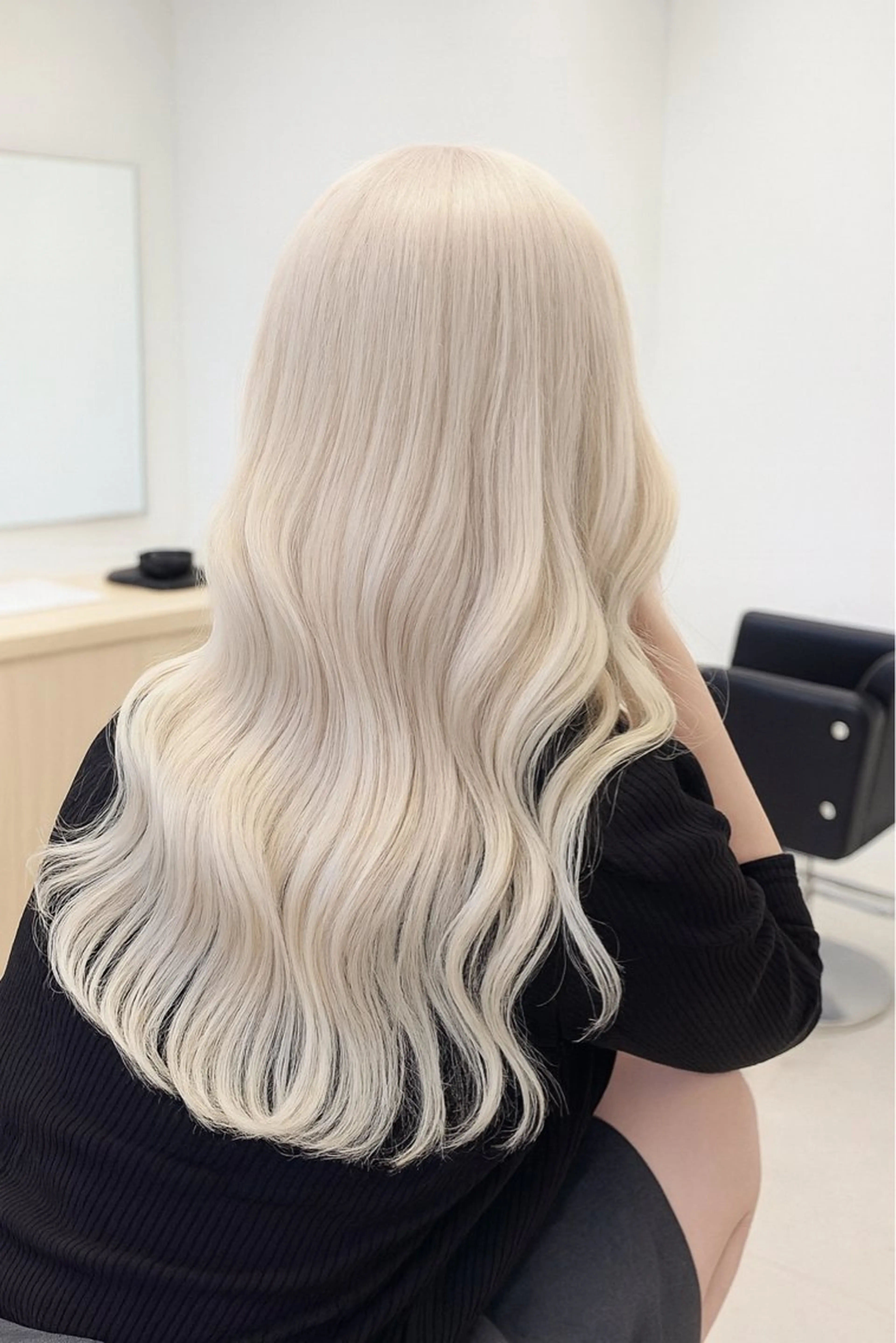 ロング カット ヘアカラー トリートメント ヘアセット 透明感ブリーチ ハイトーンウエダのヘアスタイル