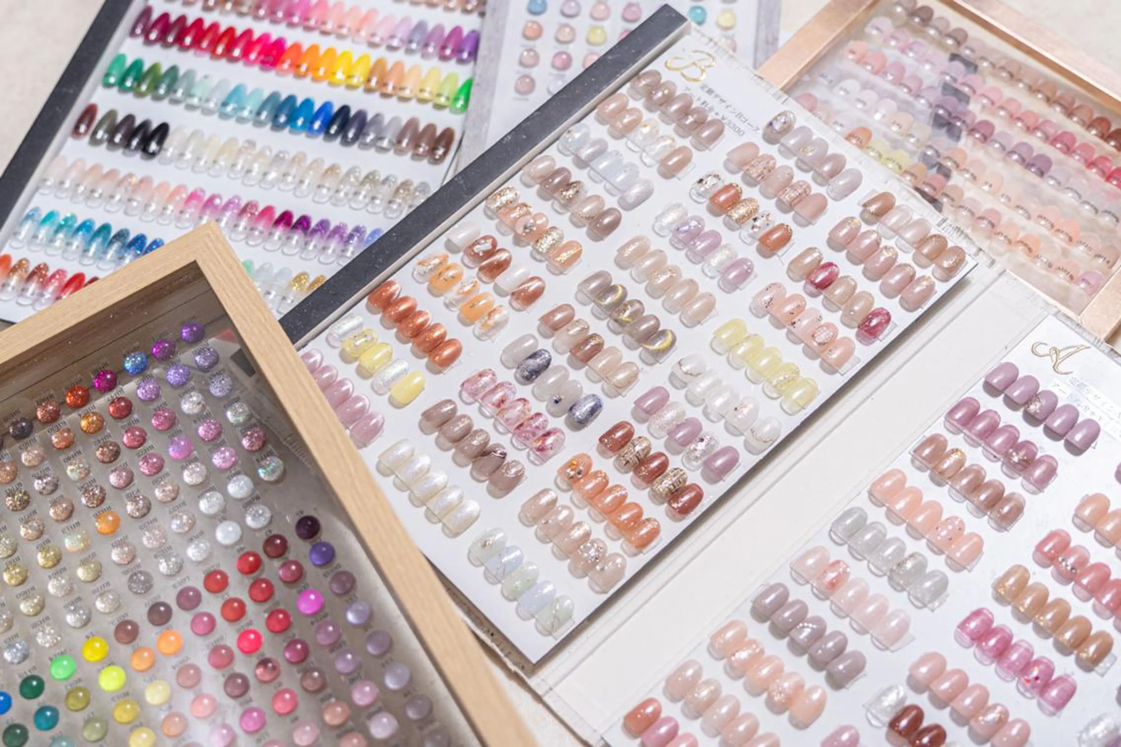 ネイル 深爪矯正・自爪育成 ネイルサロンアモまいのネイルデザイン