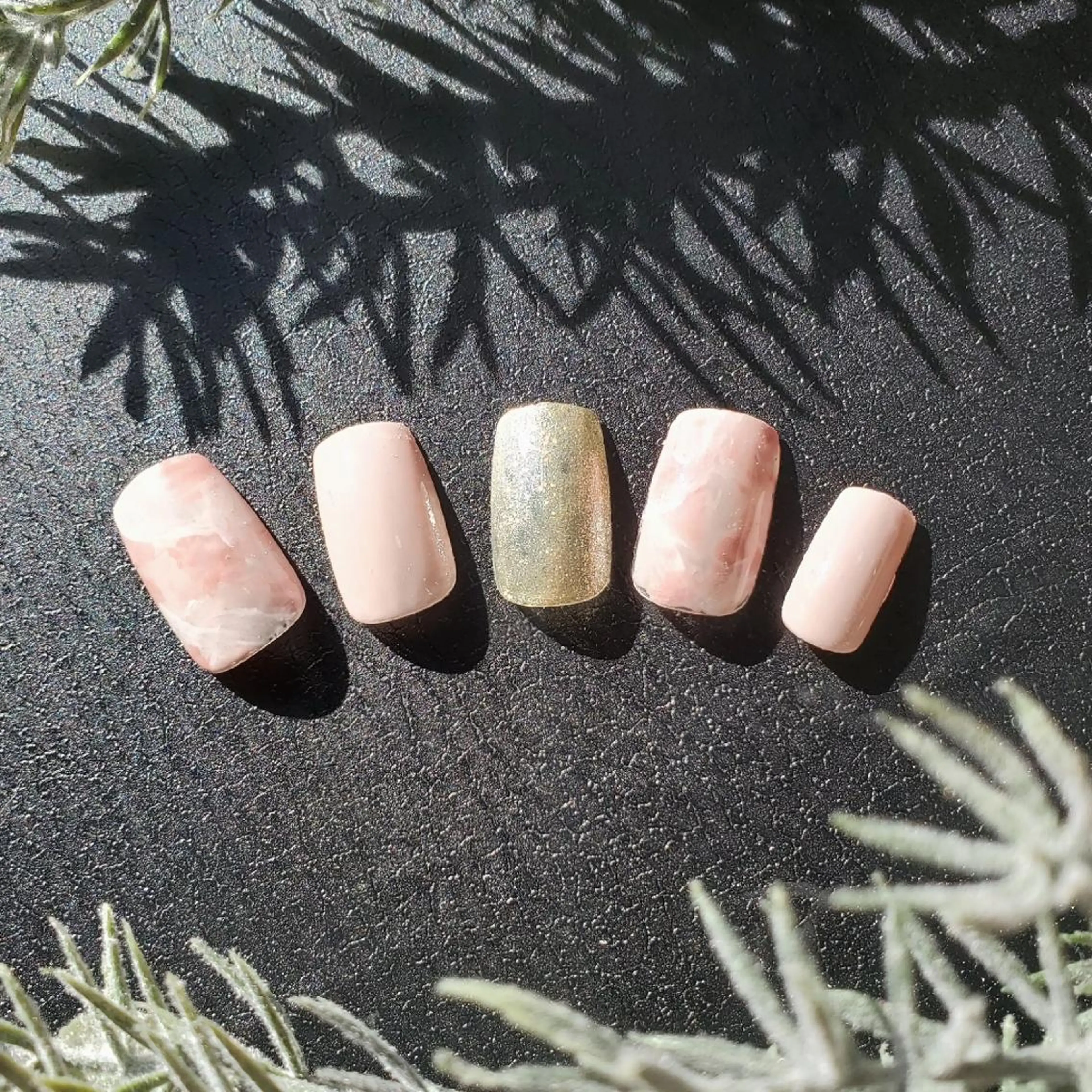 ネイル ニュアンスネイル liddell Usamiのネイルデザイン