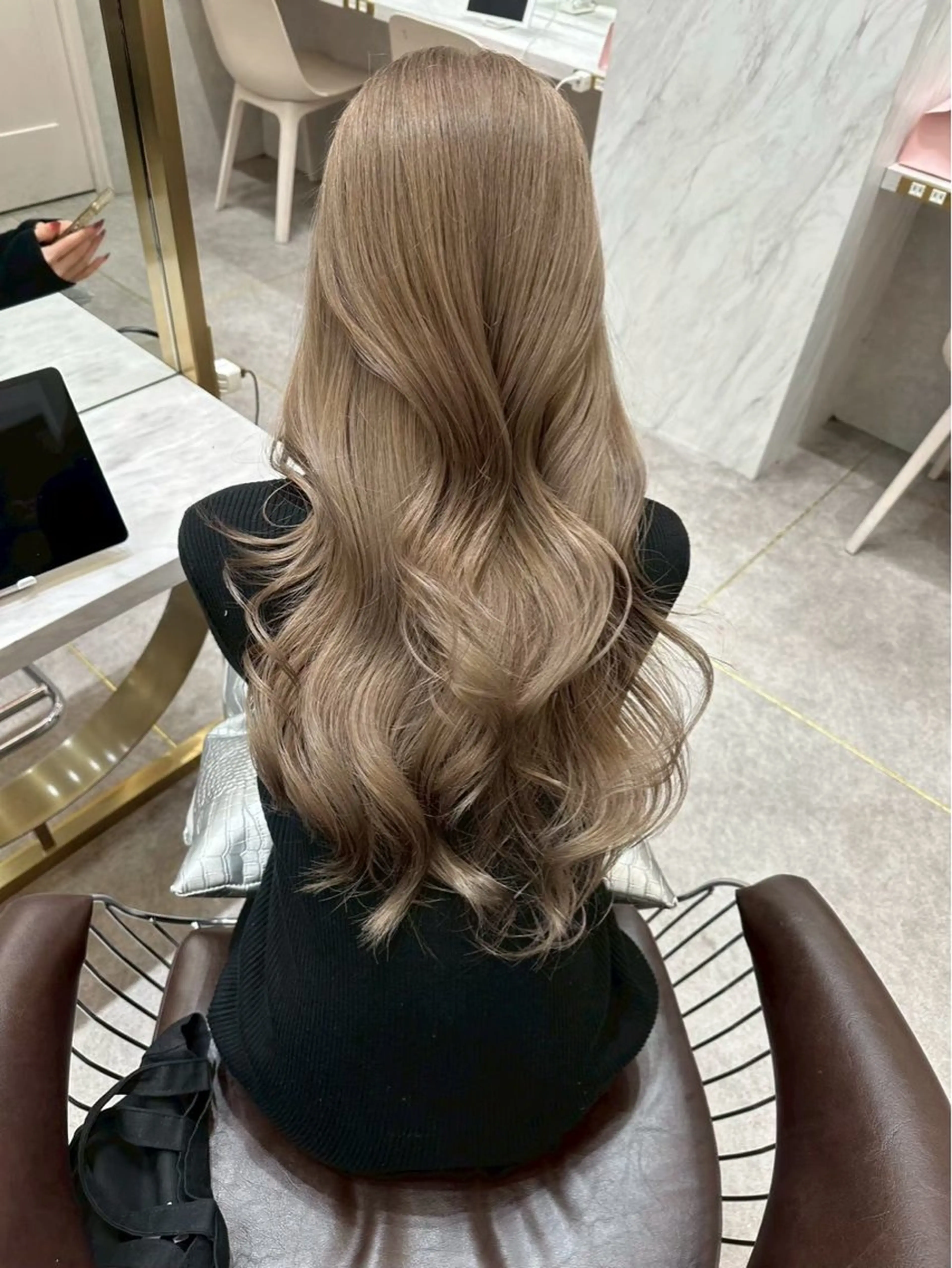 セミロング ヘアカラー トリートメント Nanami / ベージュ/グレージュのヘアスタイル