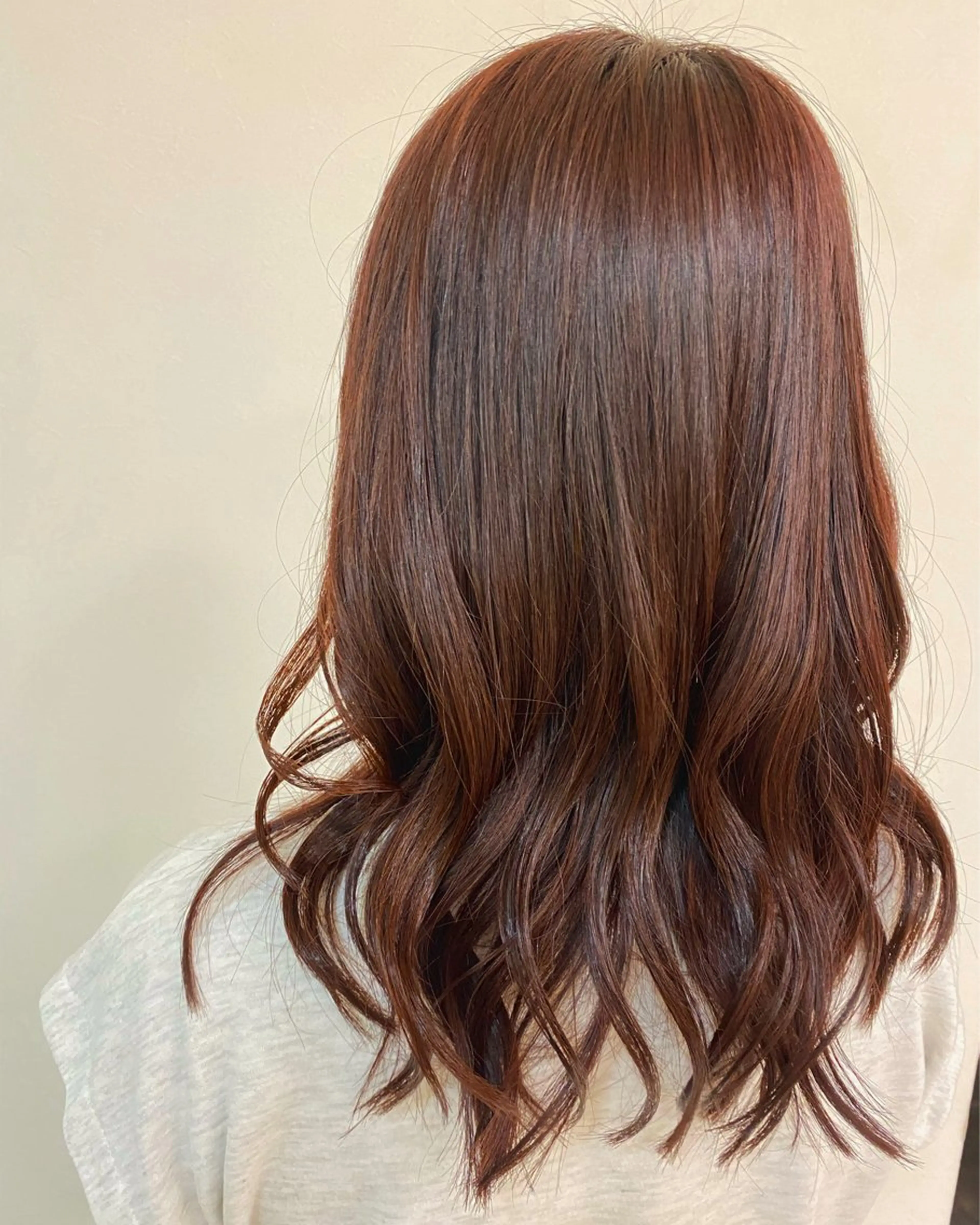 ミディアム 黒岩 真那花のヘアスタイル