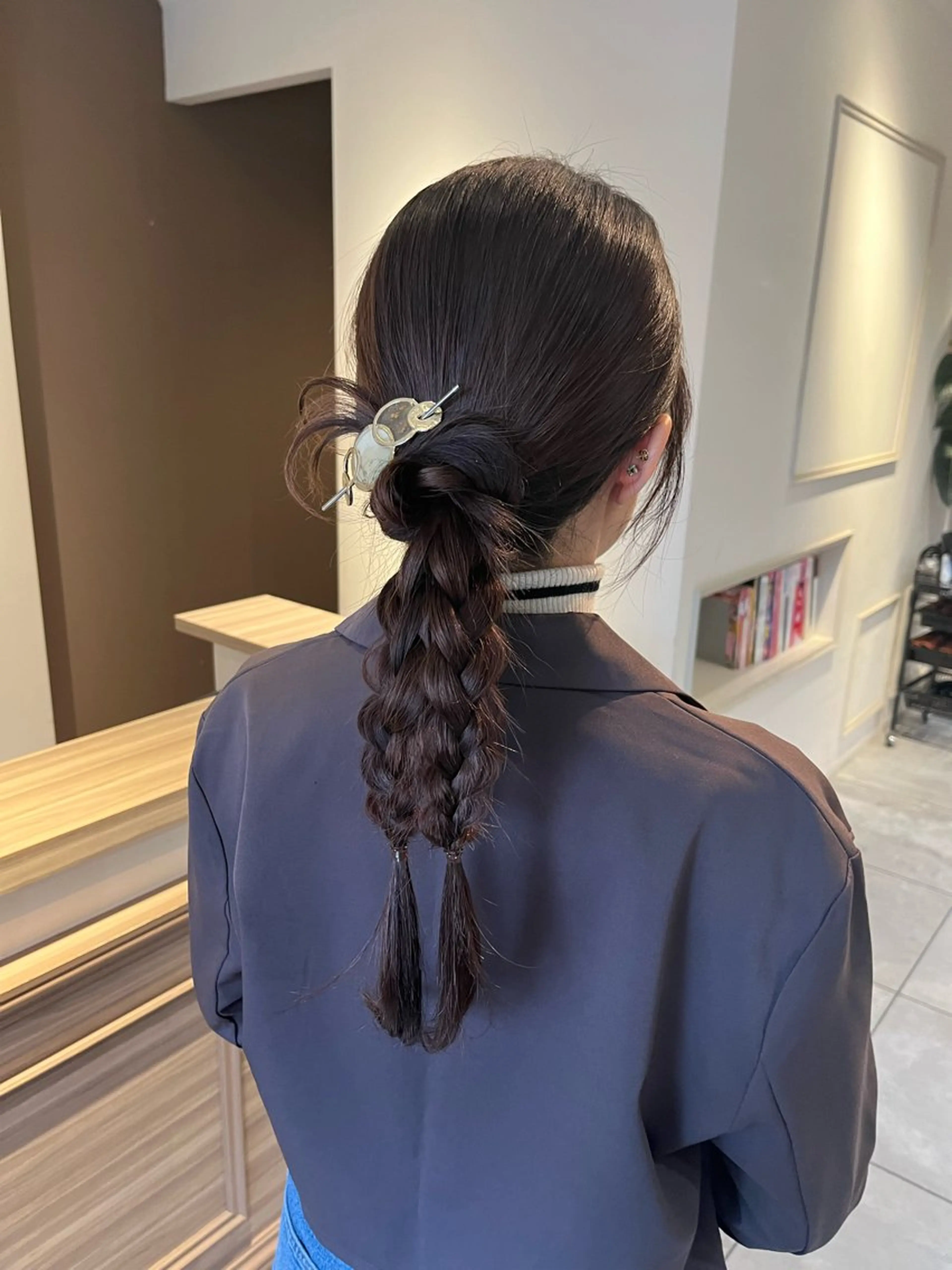 セミロング ヘアアレンジ ヘアセット 川越 輝梨奈のヘアスタイル