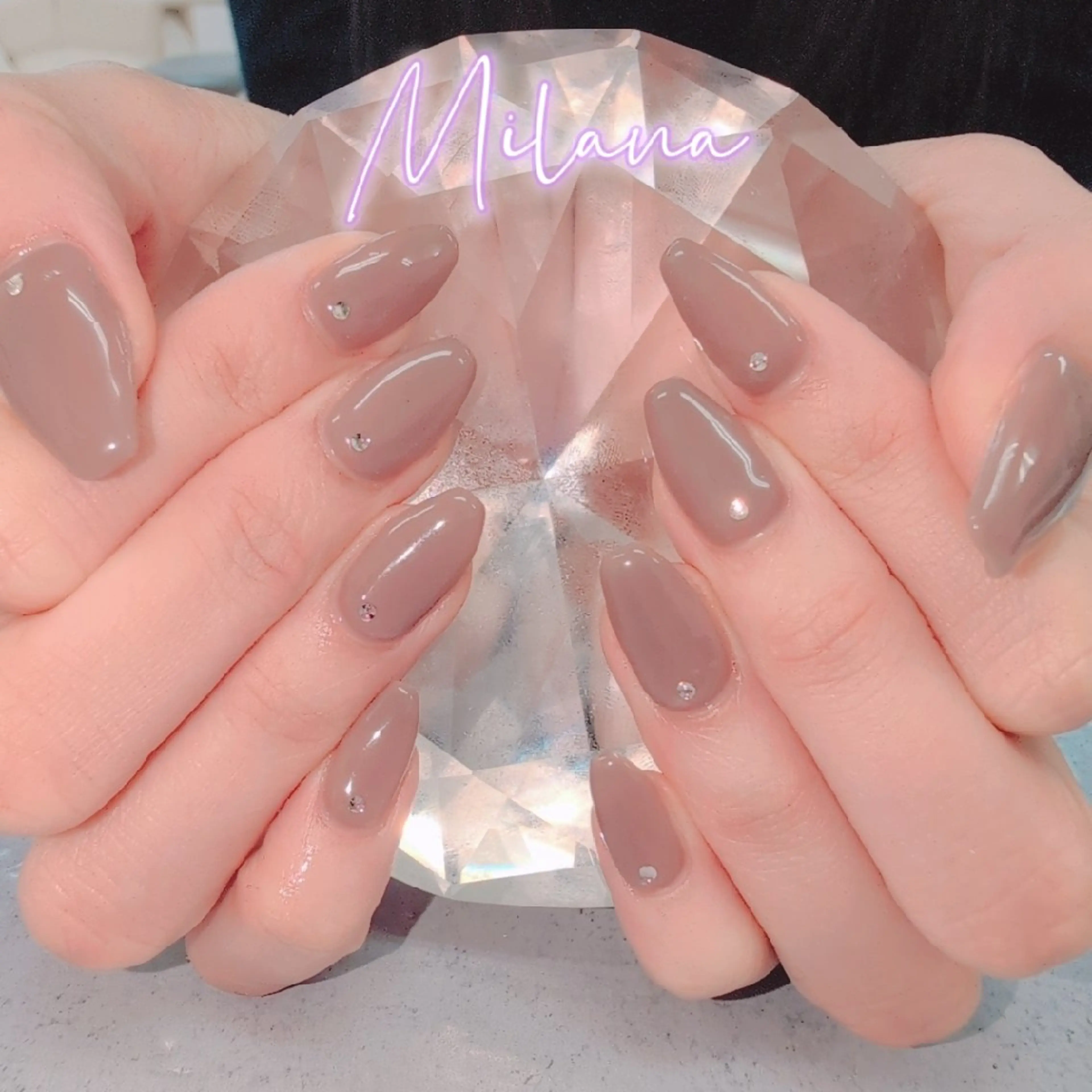 ネイル ワンカラーネイル ストーンネイル ハンドネイル Milana 川瀬のネイルデザイン