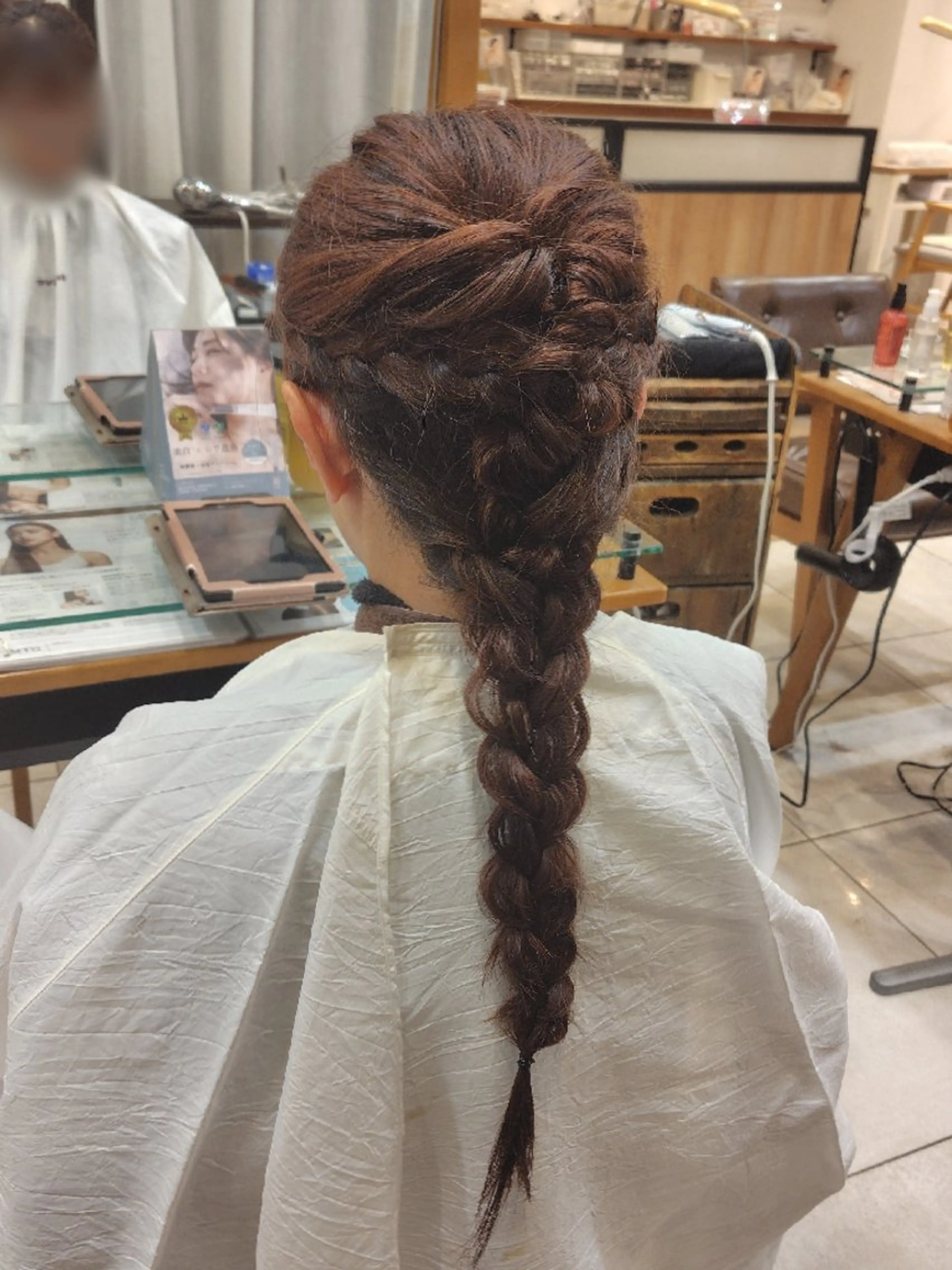 セミロング ヘアアレンジ 結婚式・ブライダル 🐈‍⬛なおカラーモ デル様募集中🎀のヘアスタイル