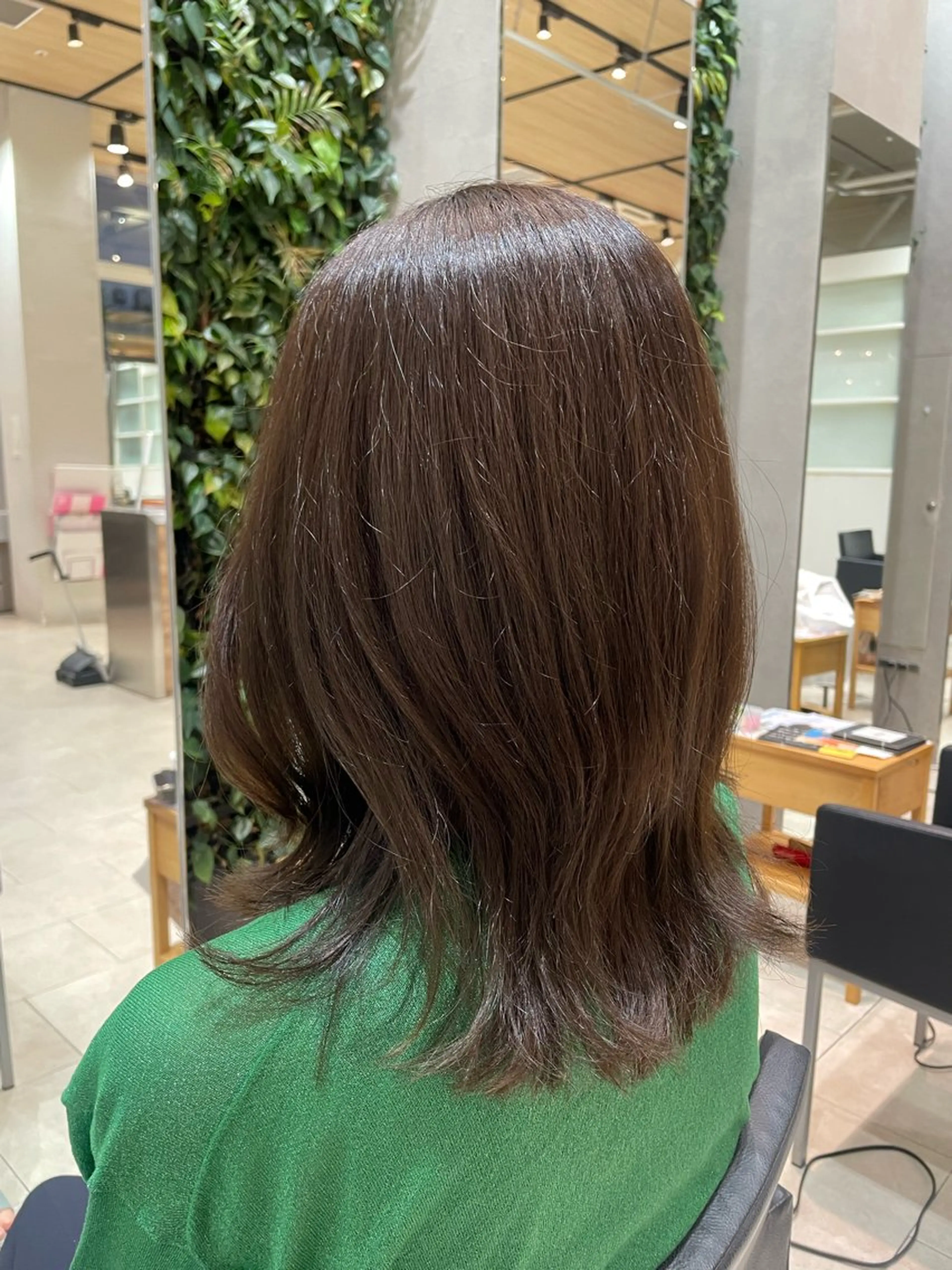ミディアム カラー 原 萌香のヘアスタイル