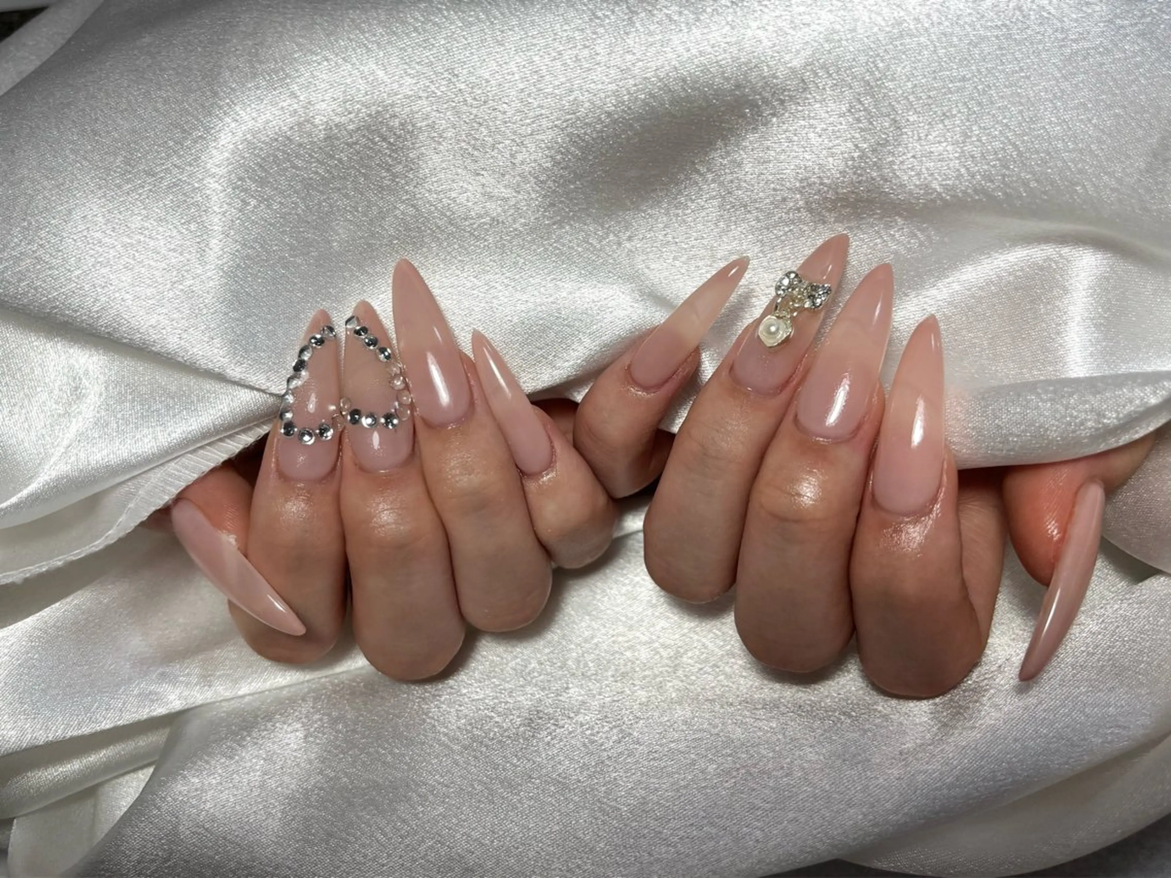 ネイル 長さ出し る るのネイルデザイン