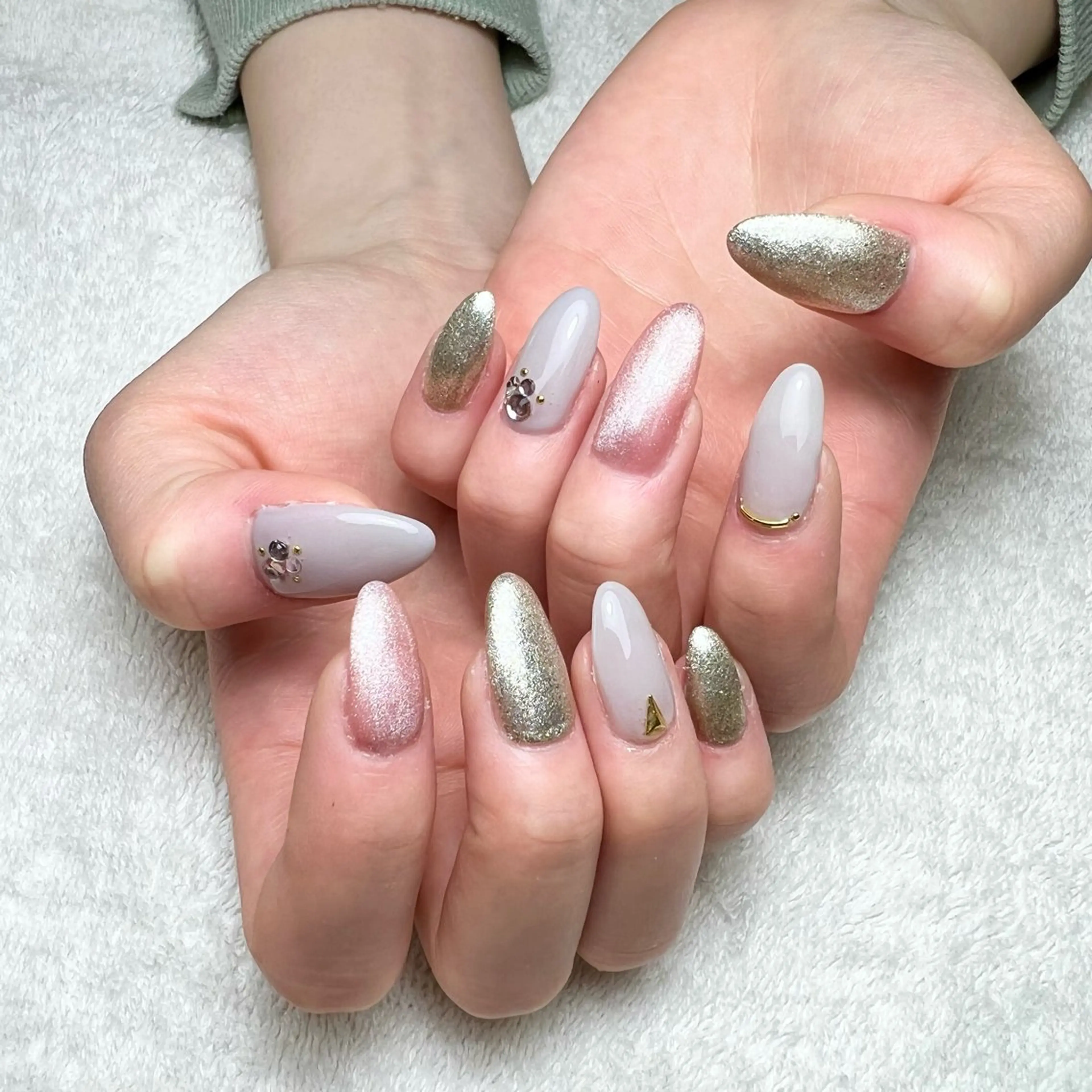 ネイル キラキラネイル ロングネイル マグネットネイル ハンドネイル COCO+所属・COCO +のエステ・リラクイメージ