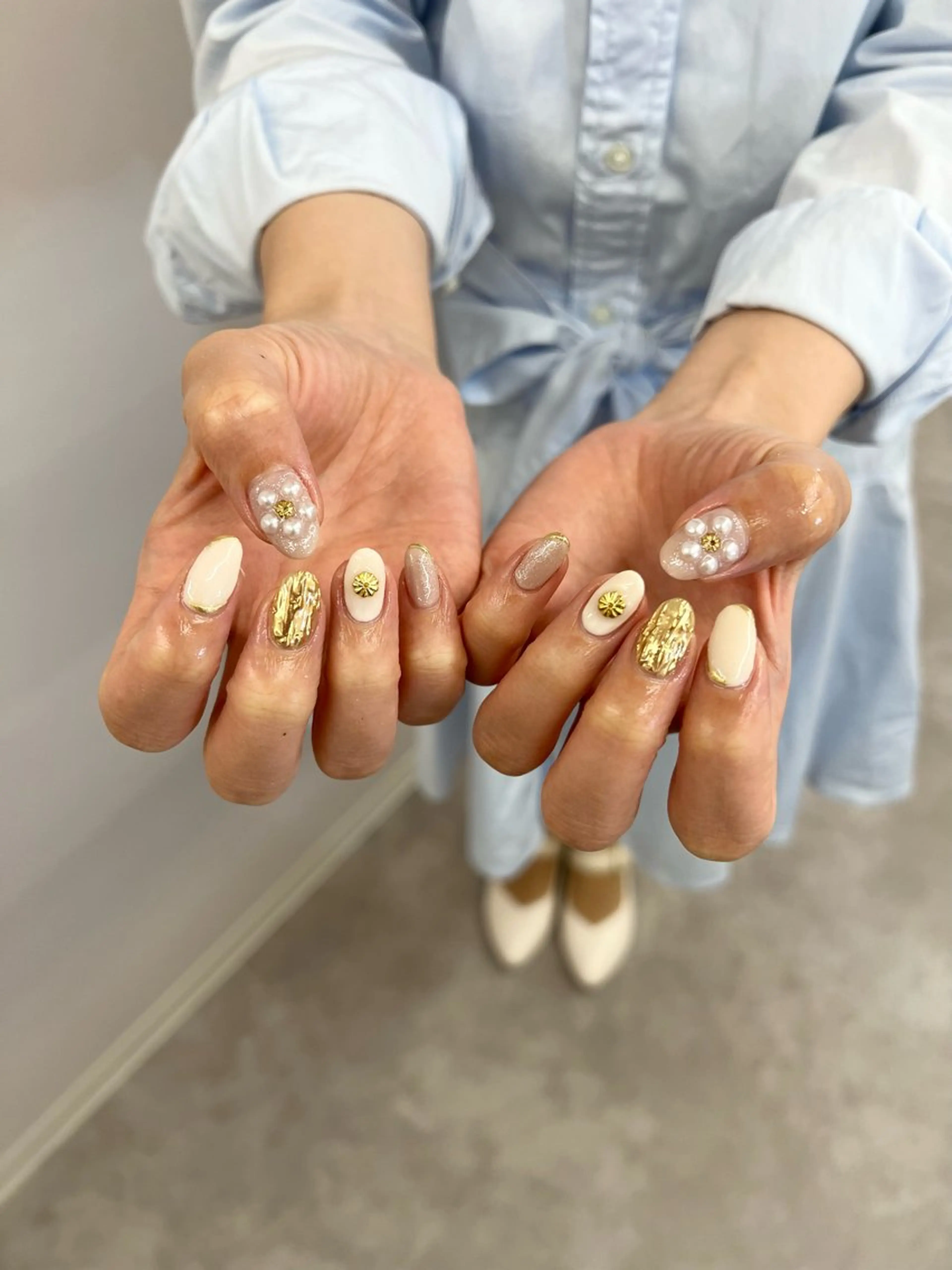 ネイル ジェルネイル ゴールド 韓国ネイル ミラーネイル ニュアンスネイル ハンドネイル ハンドケア Bana_ Nailのネイルデザイン