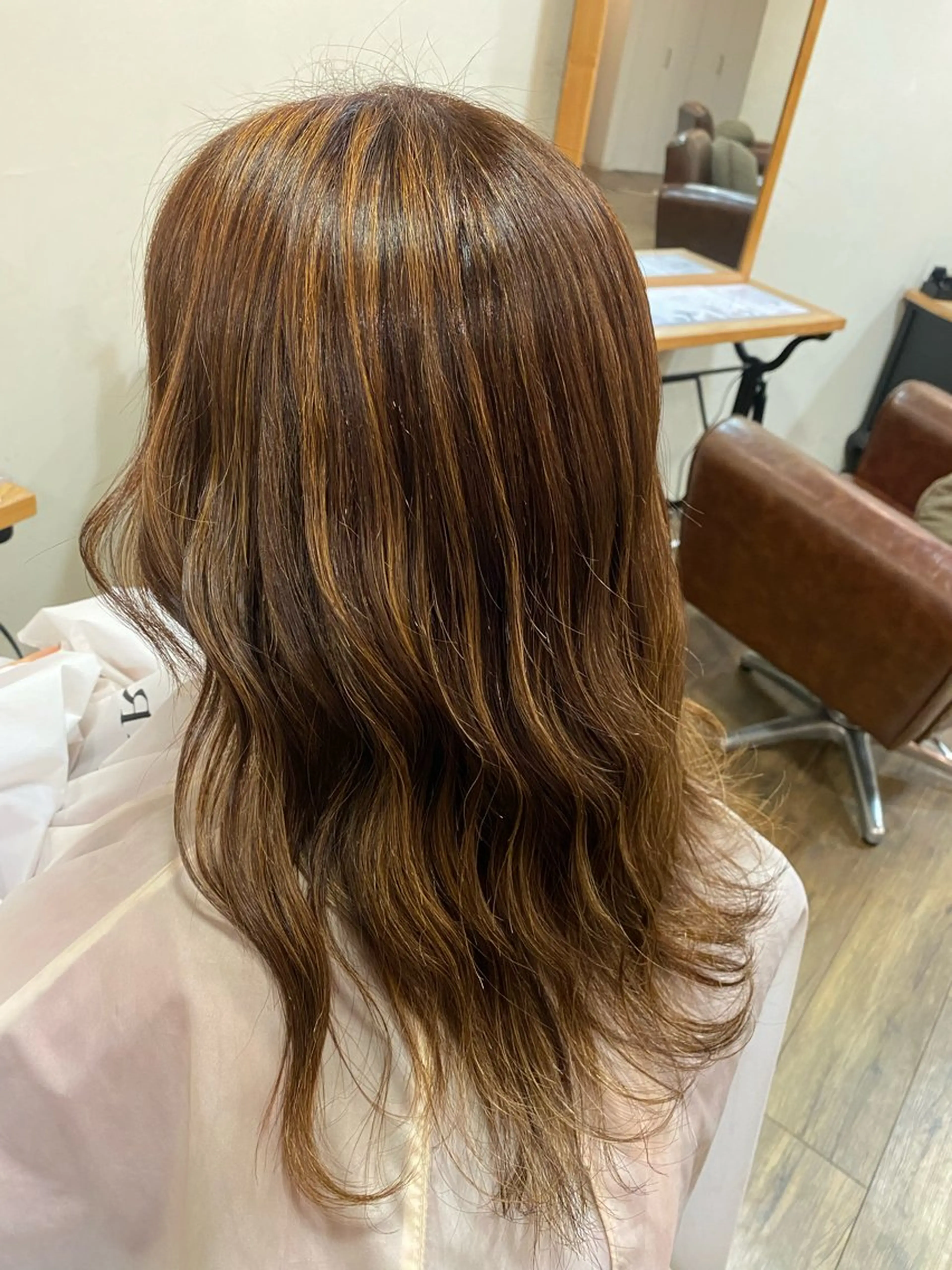 ロング カラー 牧 藍歌のヘアスタイル
