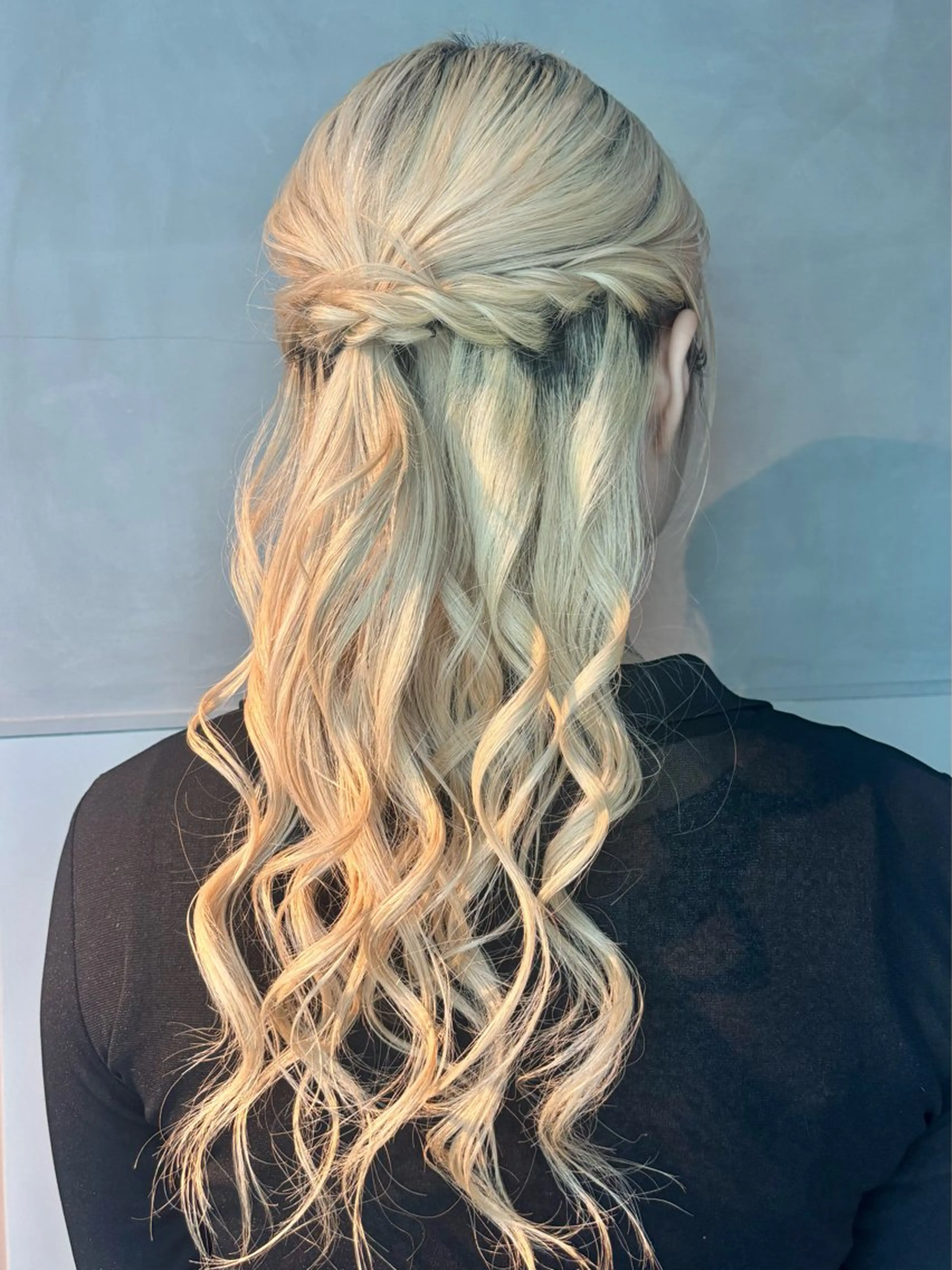 ロング ヘアアレンジ ヘアセット うる艶カラー✨️ 耳ツボ💠mamiのヘアスタイル