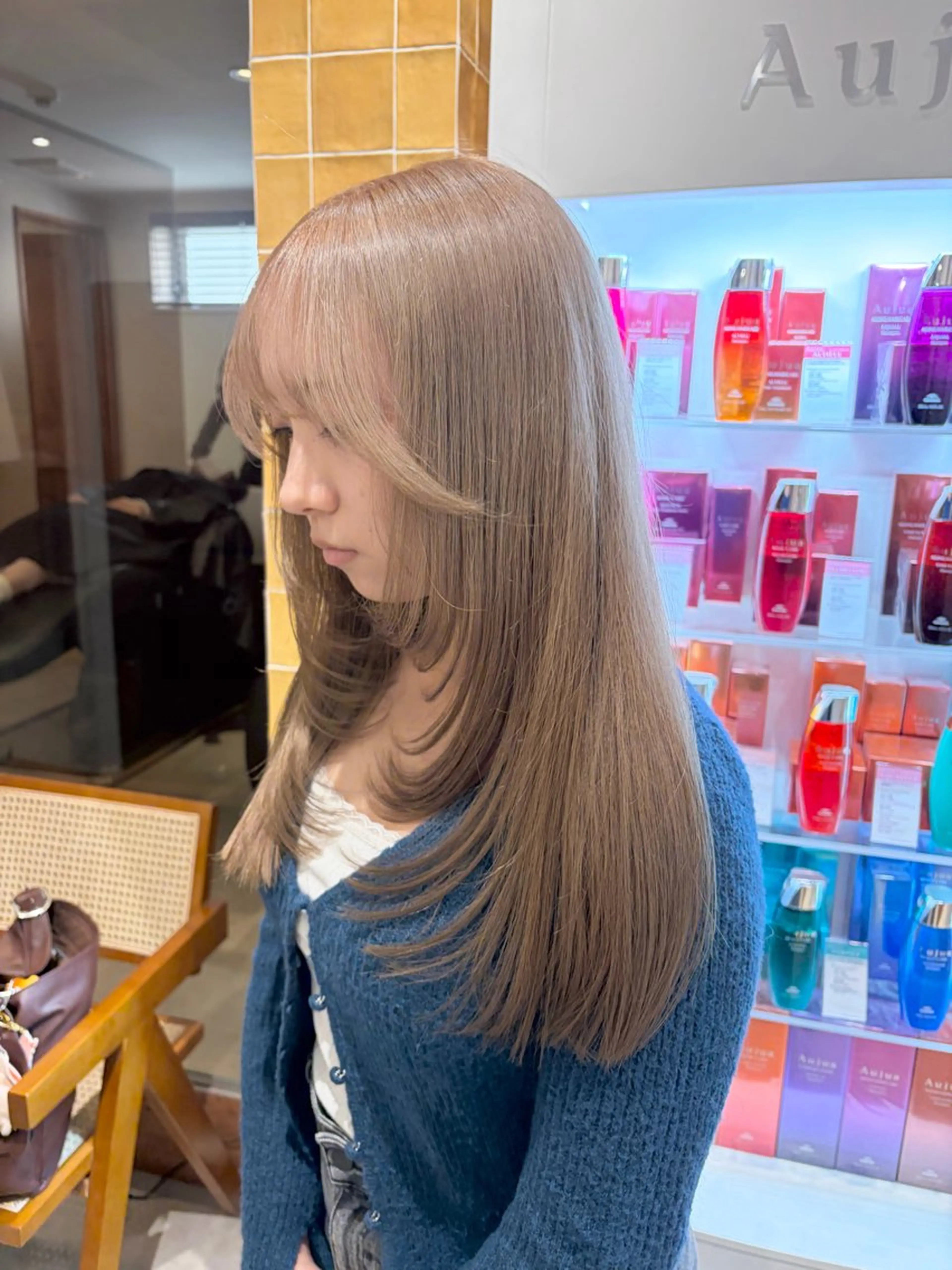 ロング カラー ベージュカラー ブリーチ ヘーゼル カット ヘアカラー トリートメント ﾚｲﾔｰ🩵透明感 ೀユイ🌙のヘアスタイル