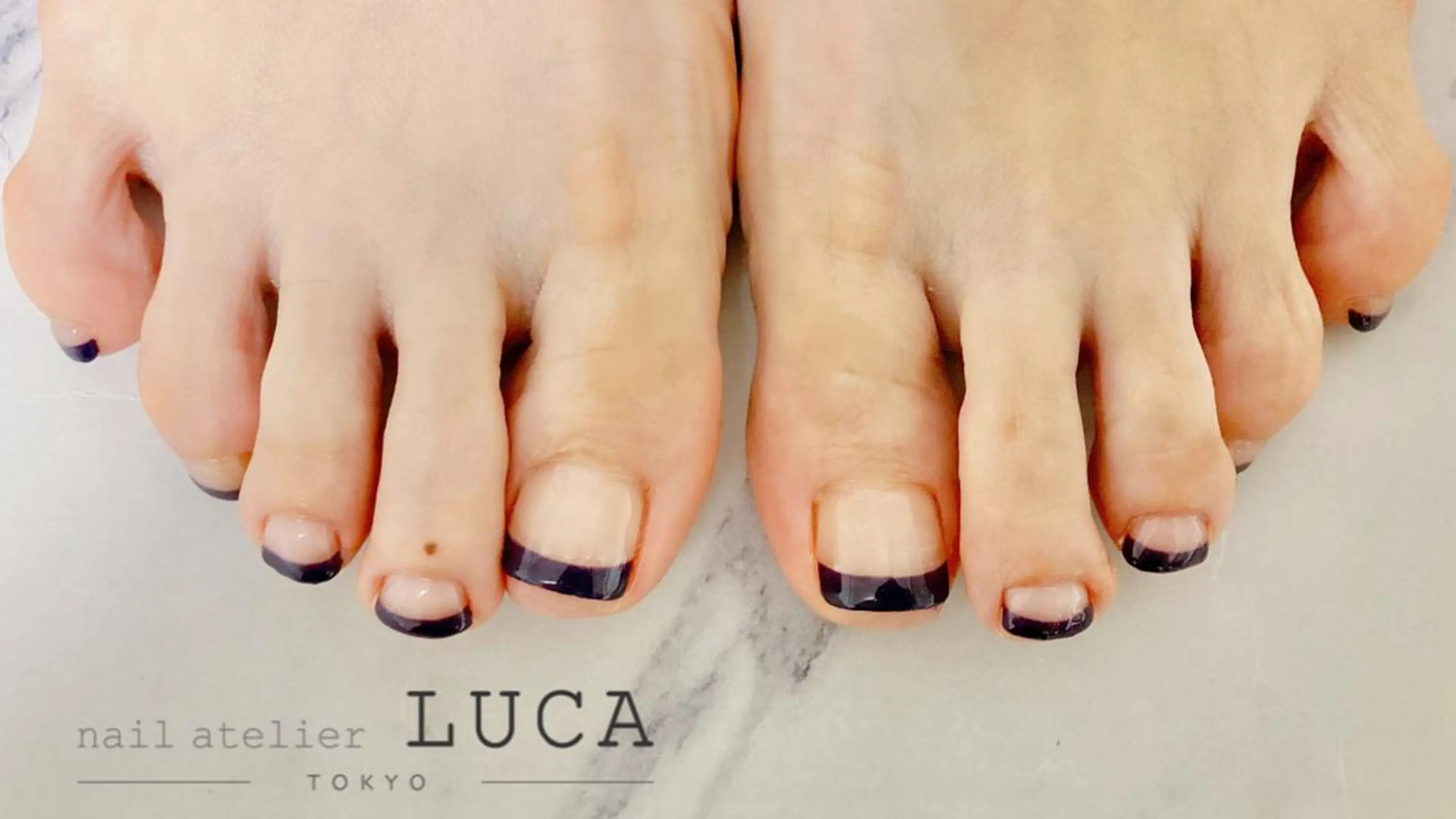 ネイル フットネイル フレンチネイル ジェルネイル パラジェル ネイルアトリエルカ スタッフのネイルデザイン