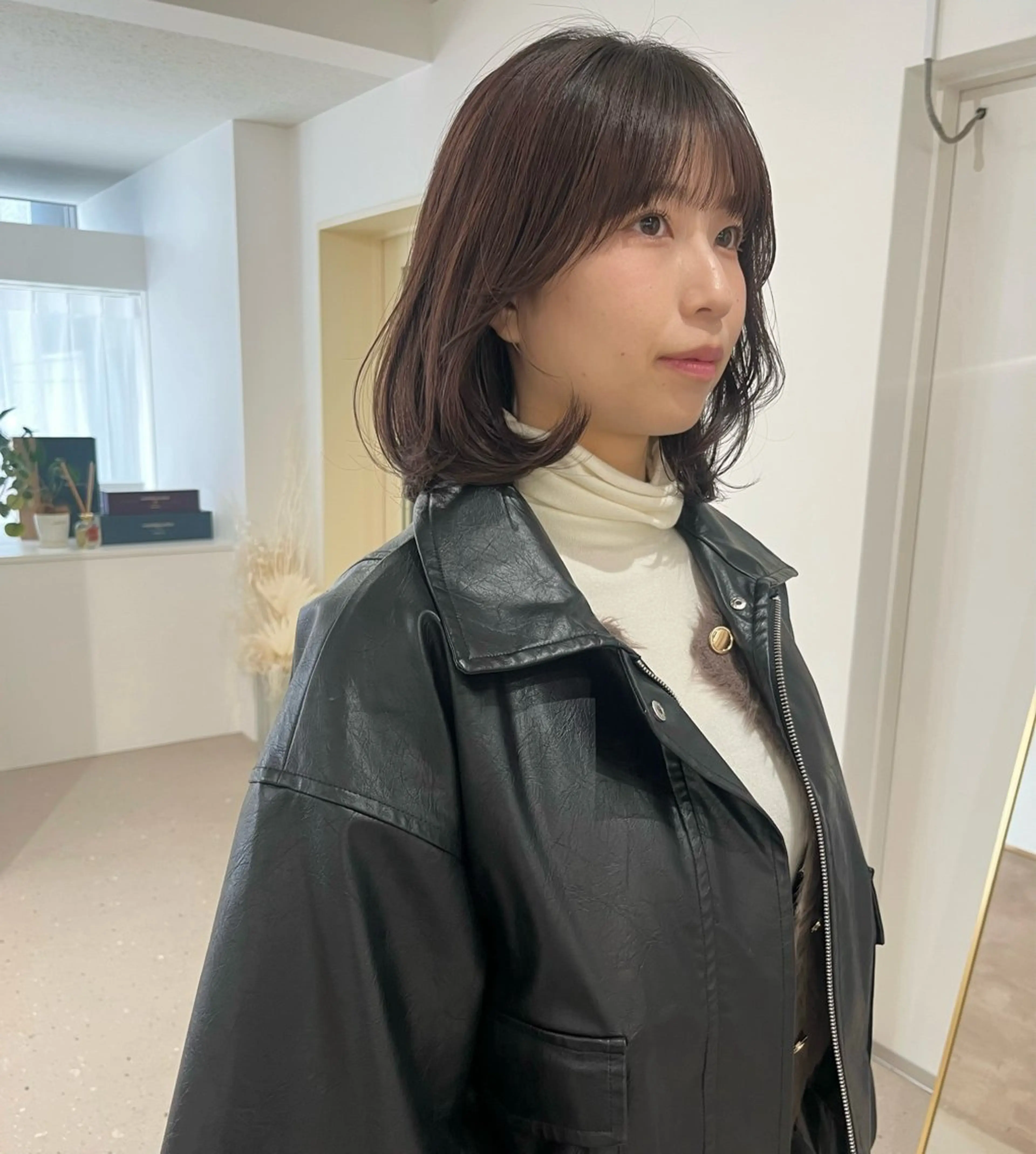 ミディアム ボブ サイドバング 箱崎 凪沙のヘアスタイル