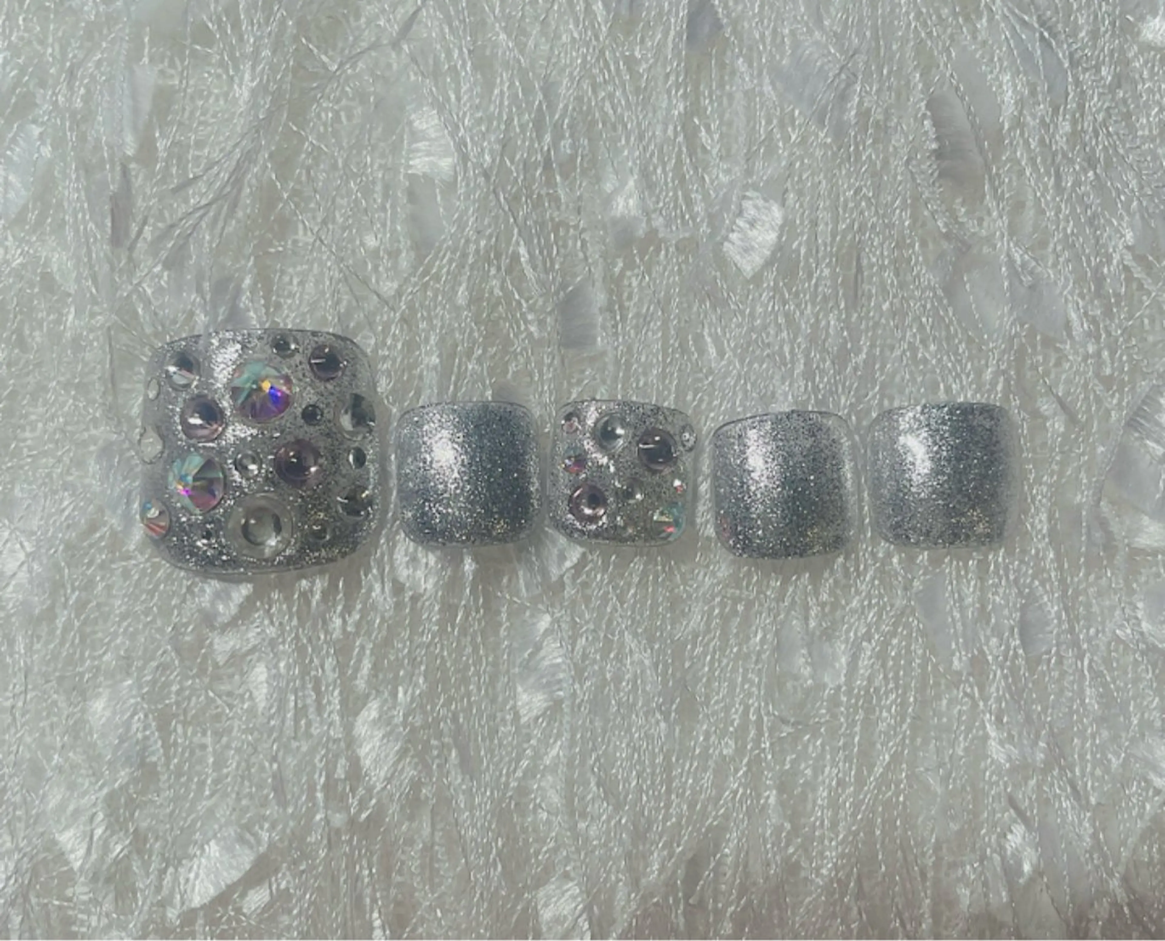 ネイル アートネイル キラキラネイル ラメ(グリッター) シルバー Nakao Hitomiのネイルデザイン