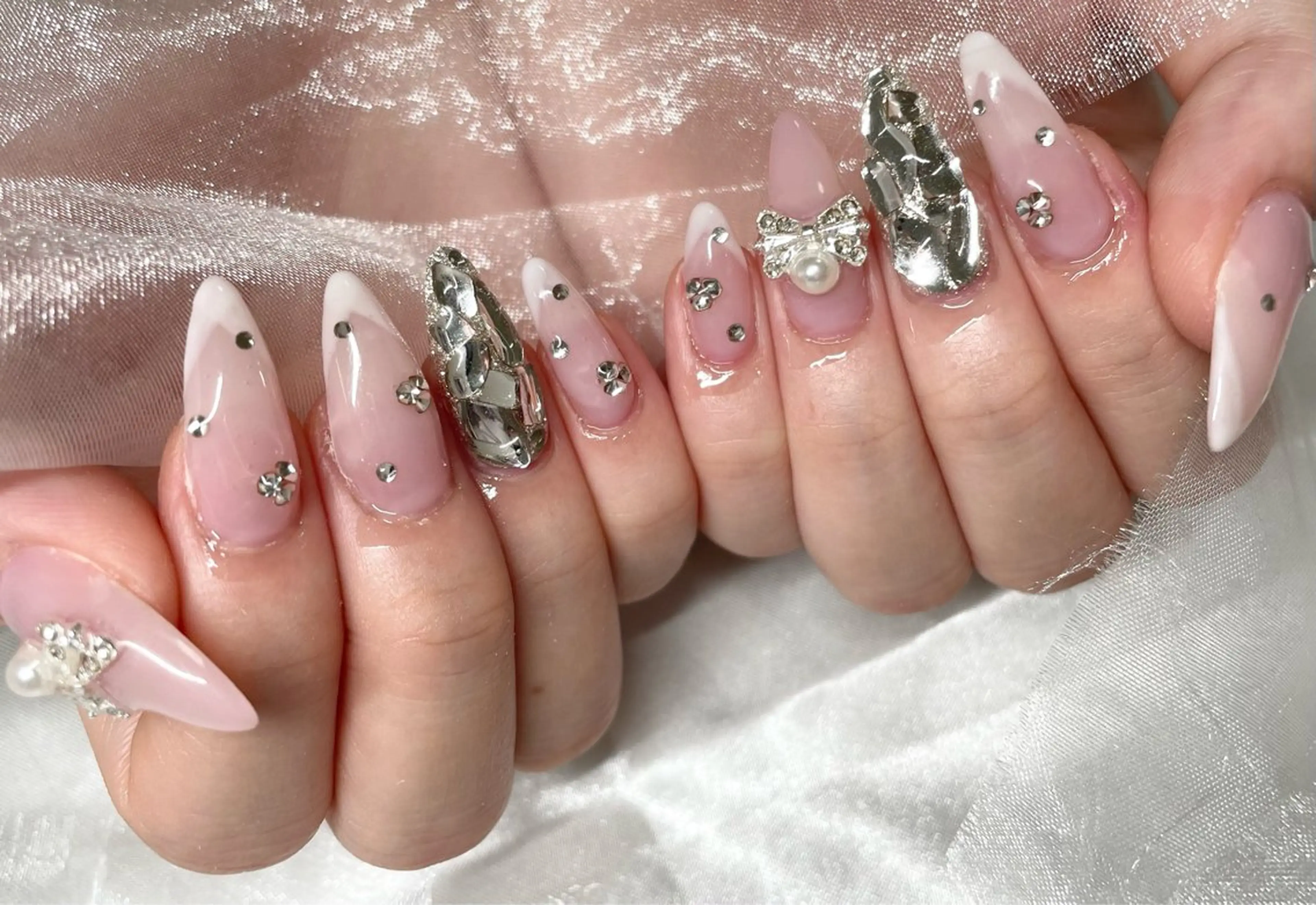 ネイル ハンドネイル Roi〈ロワ〉 Minakoのネイルデザイン