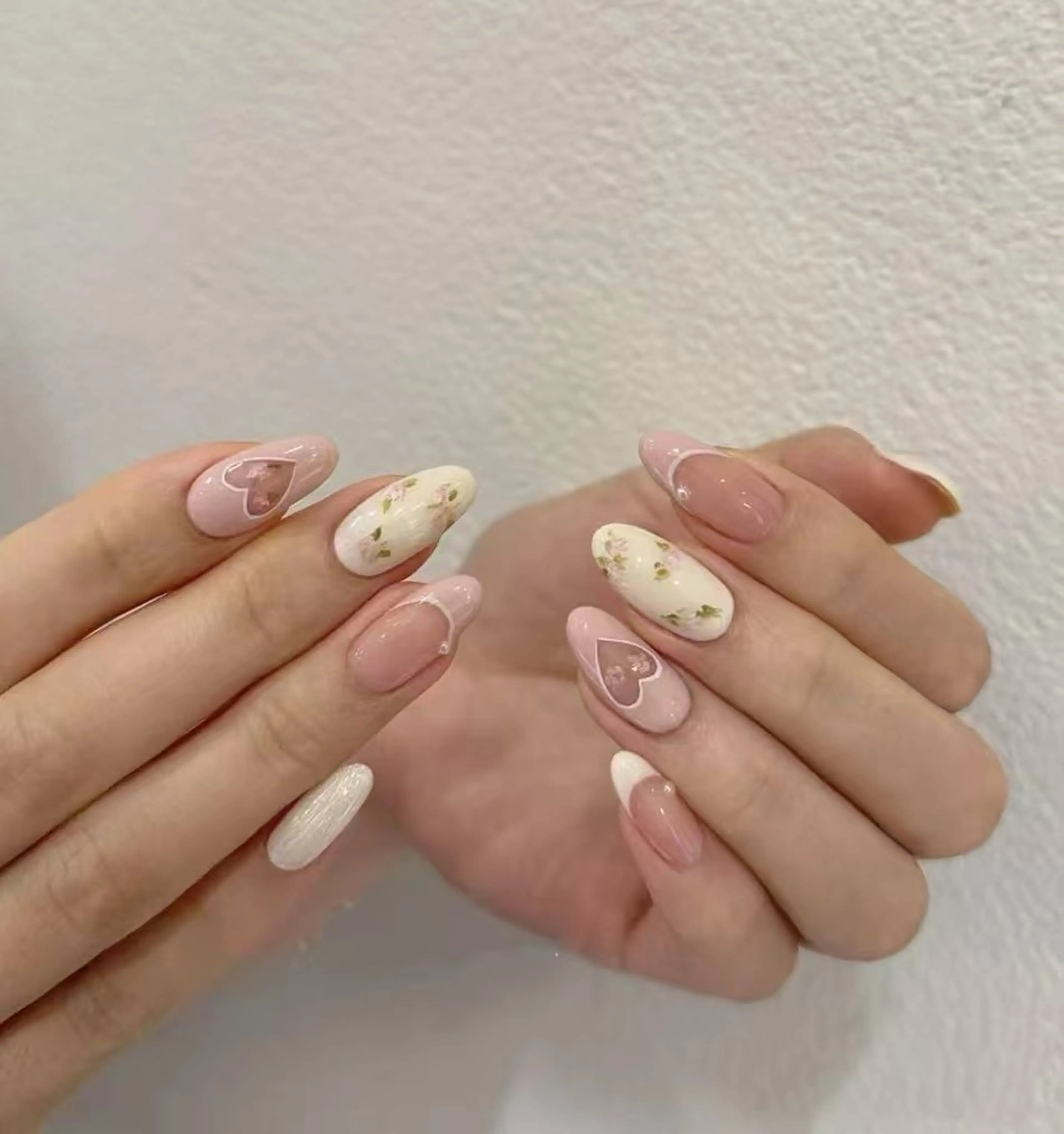 ネイル フラワーネイル フレンチネイル ジェルネイル ガラスフレンチ ハート ハンドネイル BabyYouMi nailのネイルデザイン