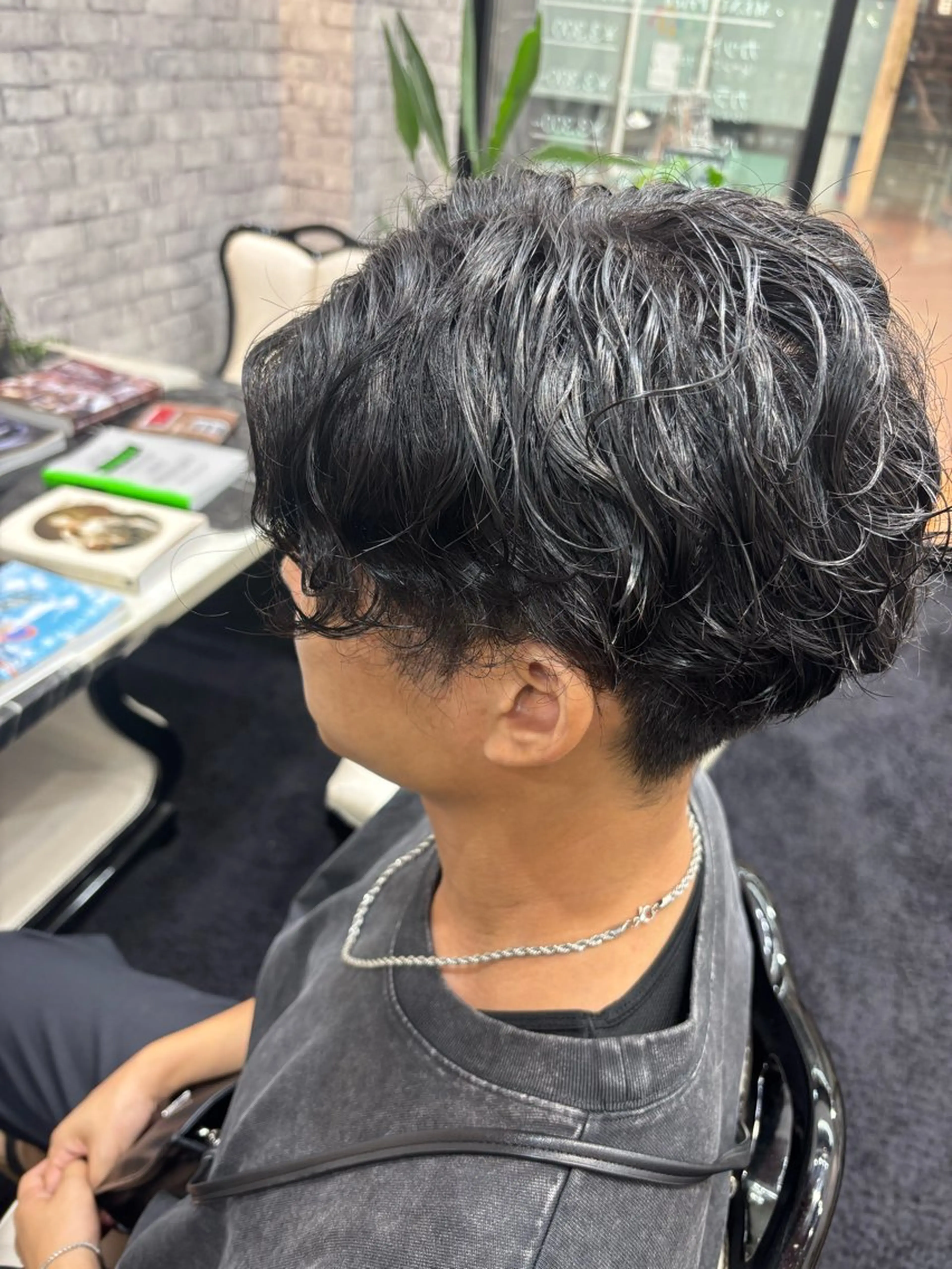 パーマ メンズ フェザーパーマ マッシュ メンズパーマ ニュアンスパーマ カット パーマ EARTH/A 山根 彩夏のヘアスタイル