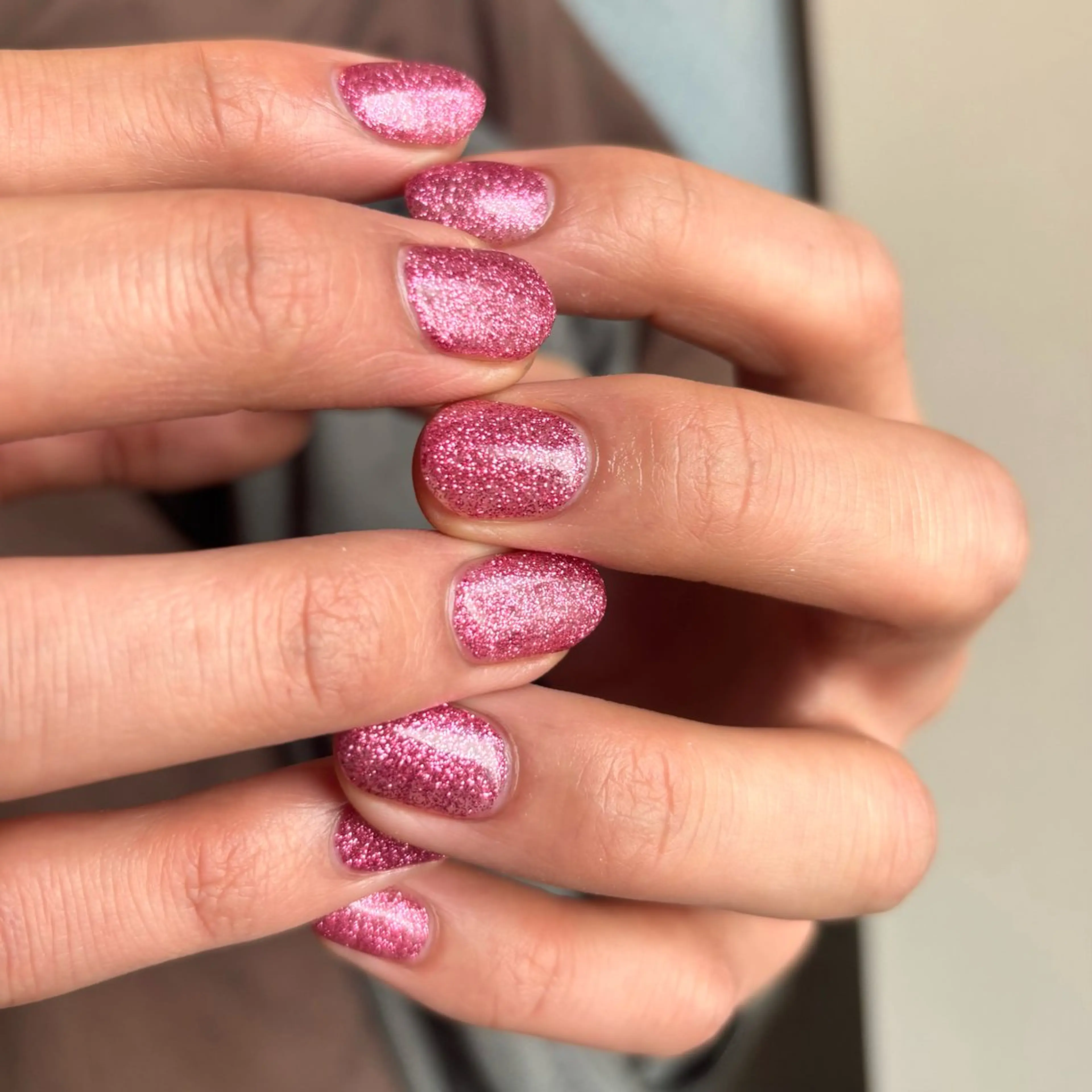 ネイル キラキラネイル ピンク ハンドネイル scré as Ételのネイルデザイン