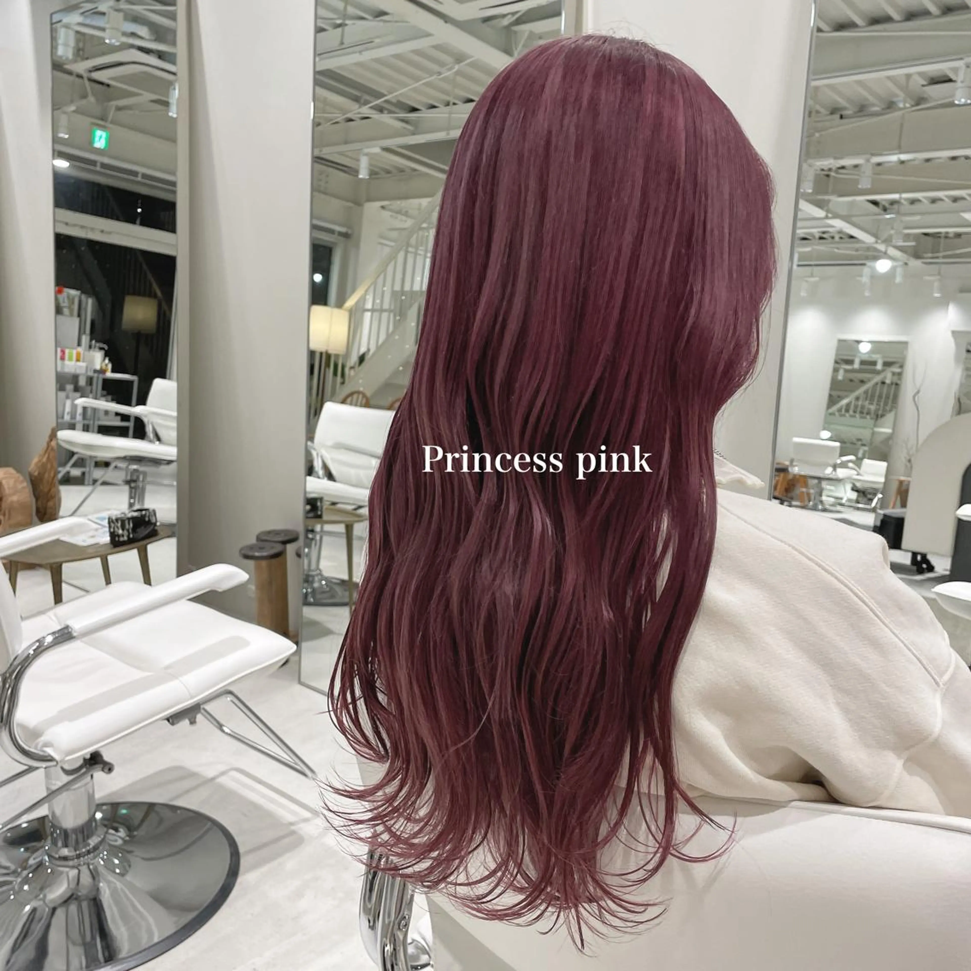 ロング カラー ブリーチ ピンクカラー 峯崎 葵のヘアスタイル