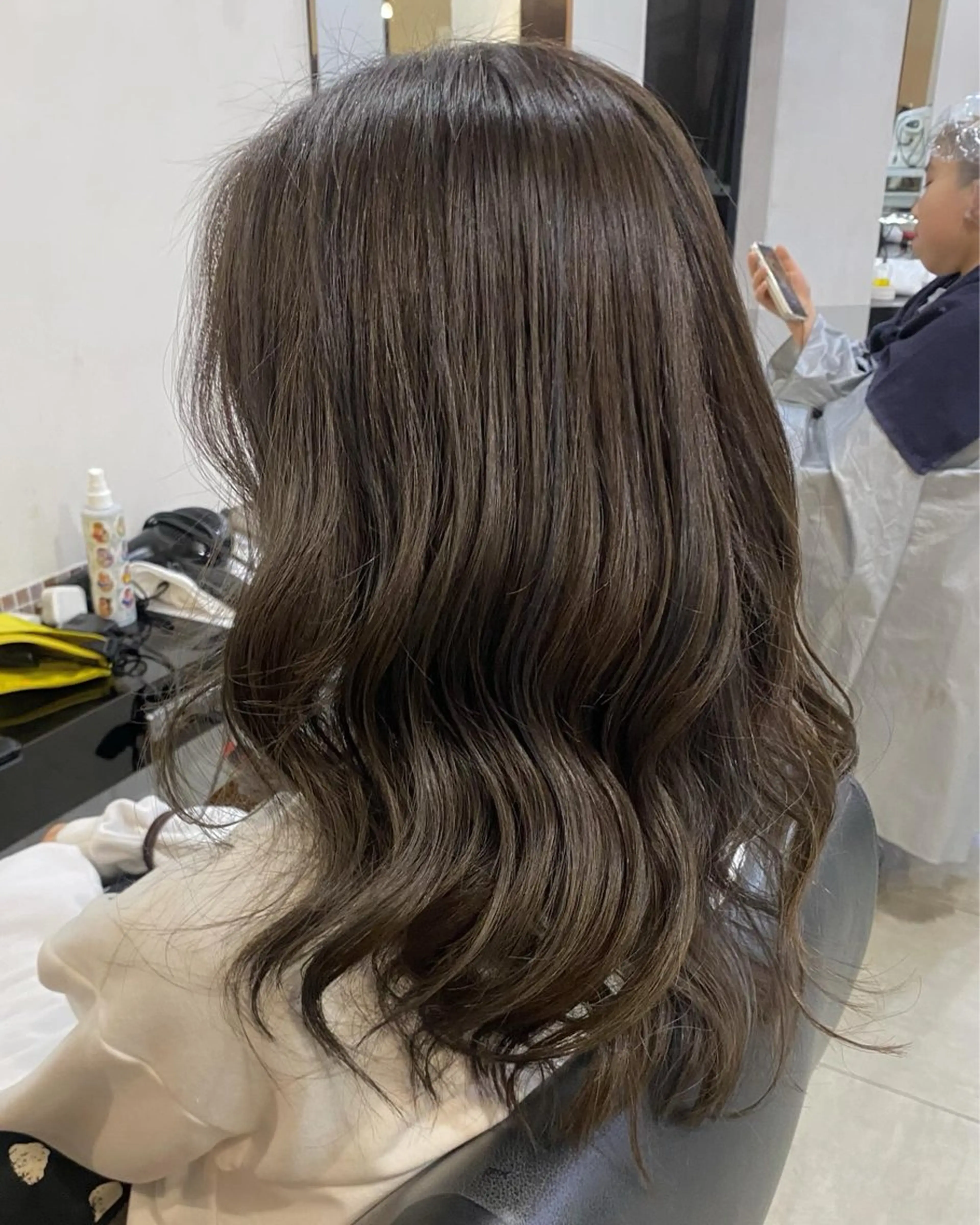 セミロング カラー ヘアアレンジ アッシュ 烏山 達也のヘアスタイル