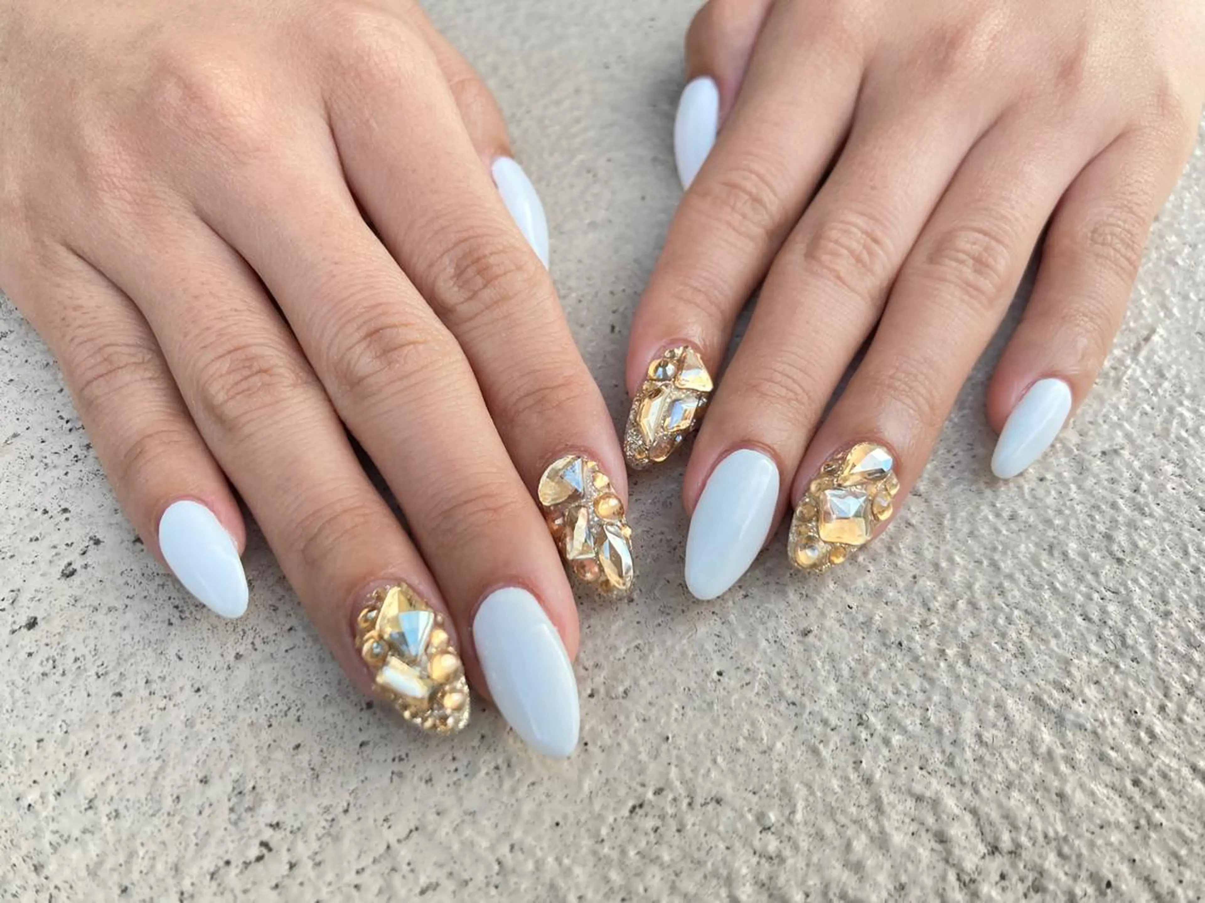 ミディアム ネイル ハンドネイル フットネイル ✴︎ Delightのネイルデザイン