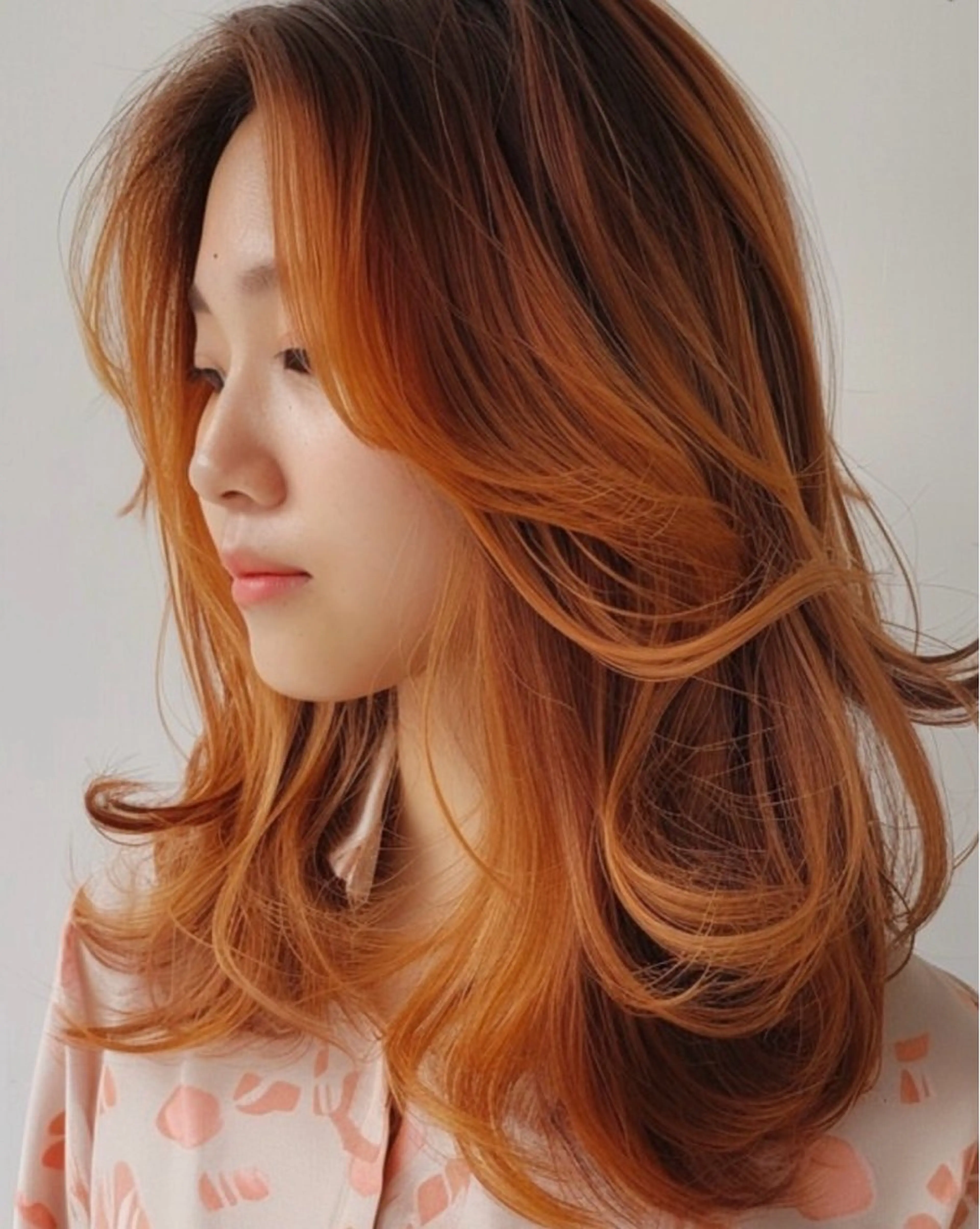 セミロング カラー ヘアカラー 海希/ブリーチ透明カ ラー/レイヤーカットのヘアスタイル