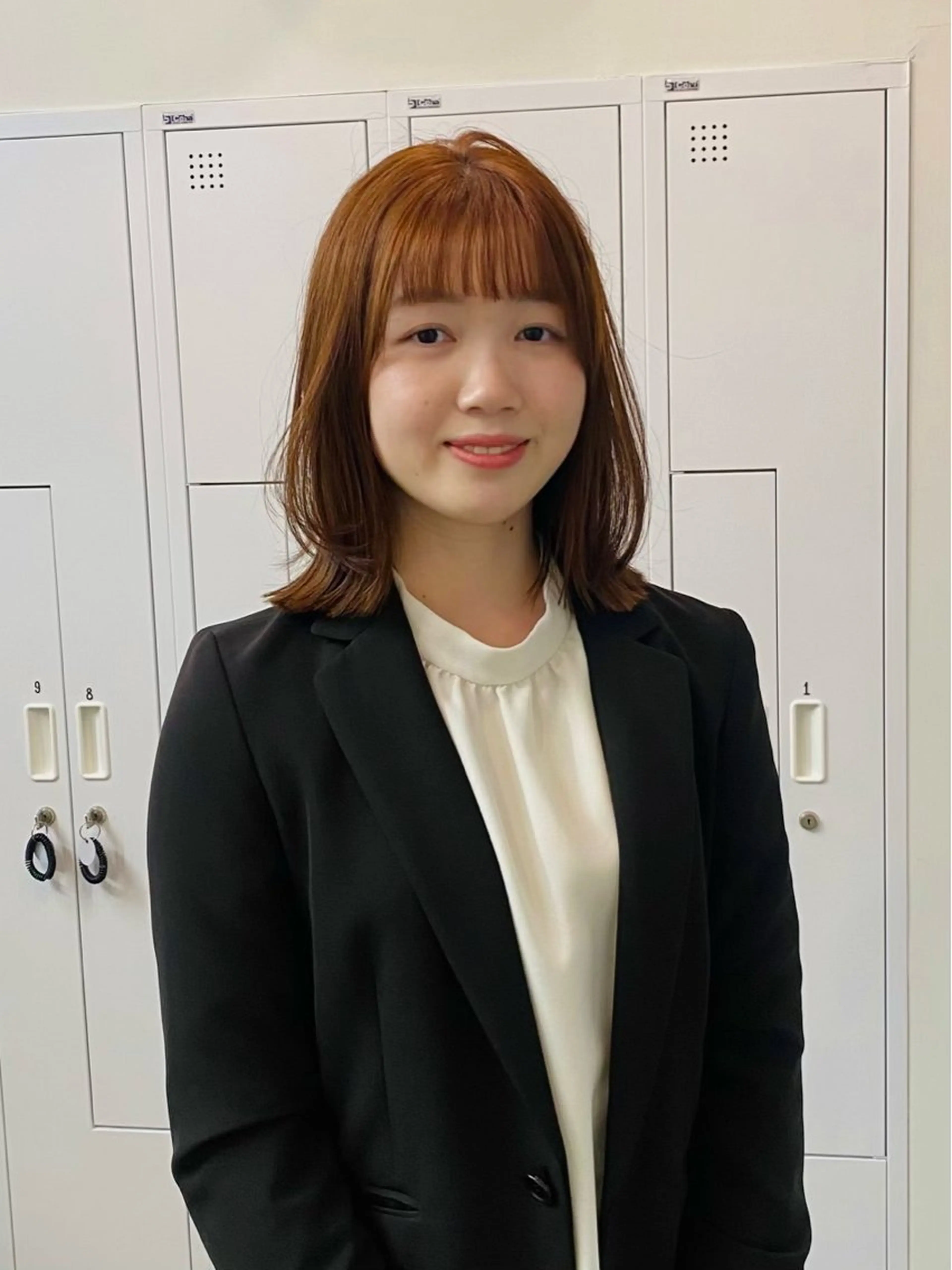 セミロング カラー ベージュカラー ブリーチ ブリーチなしカラー オレンジ オレンジベージュ サトウ リョウのヘアスタイル