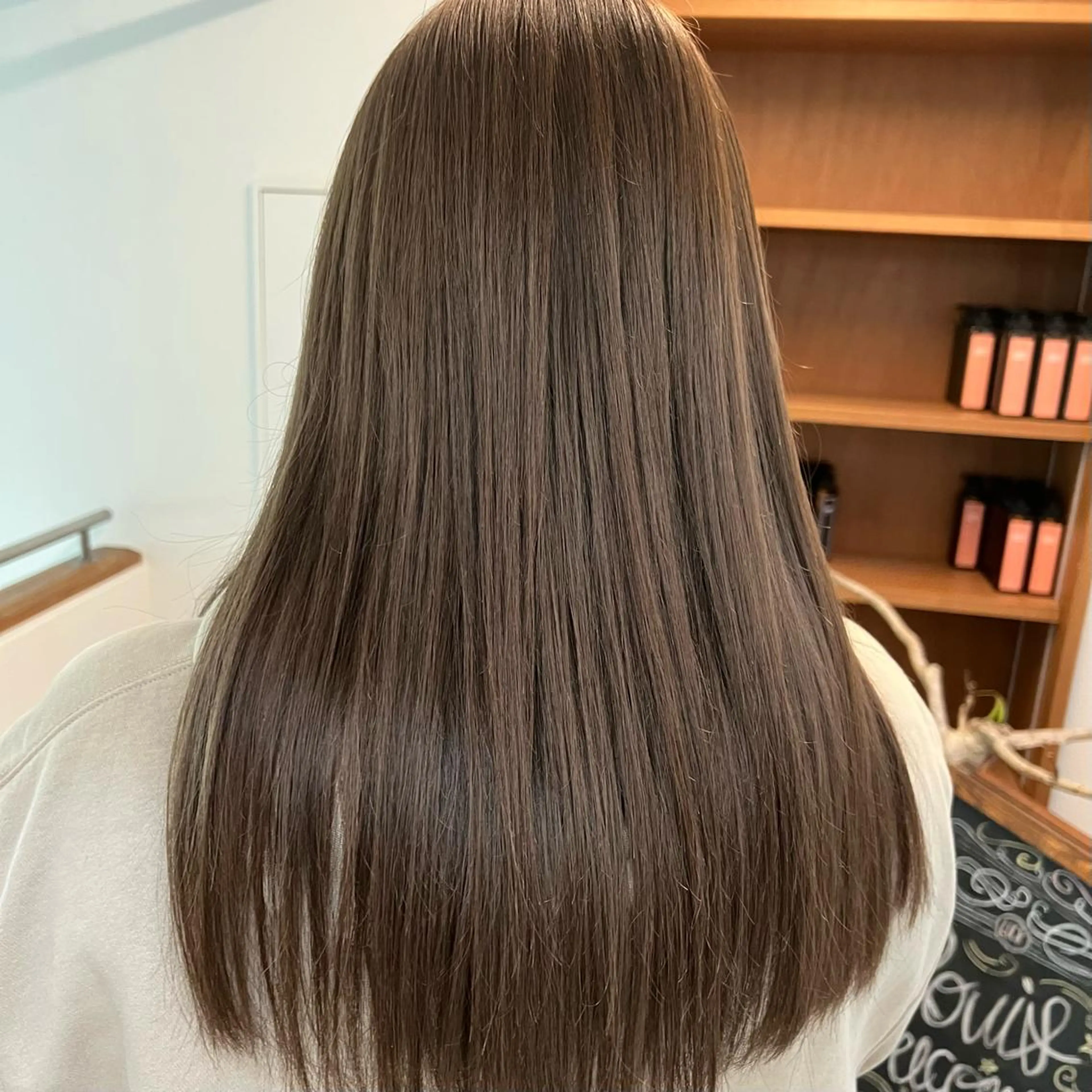 ロング Ami ブリーチ/ハイトーンのヘアスタイル