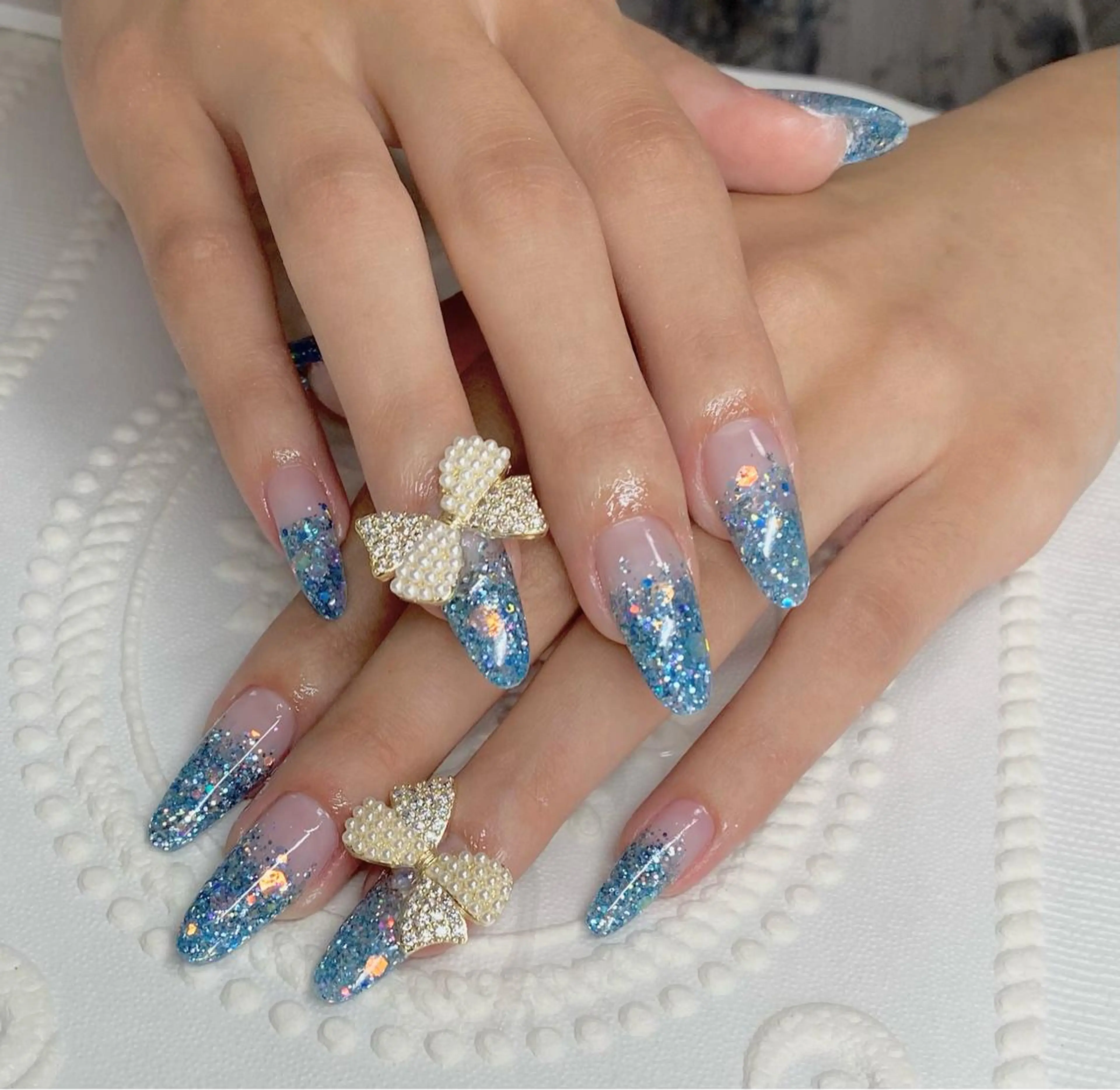 セミロング ネイル ラメ(グリッター) 水色 リボン ハンドネイル LUNE NAILのその他イメージ