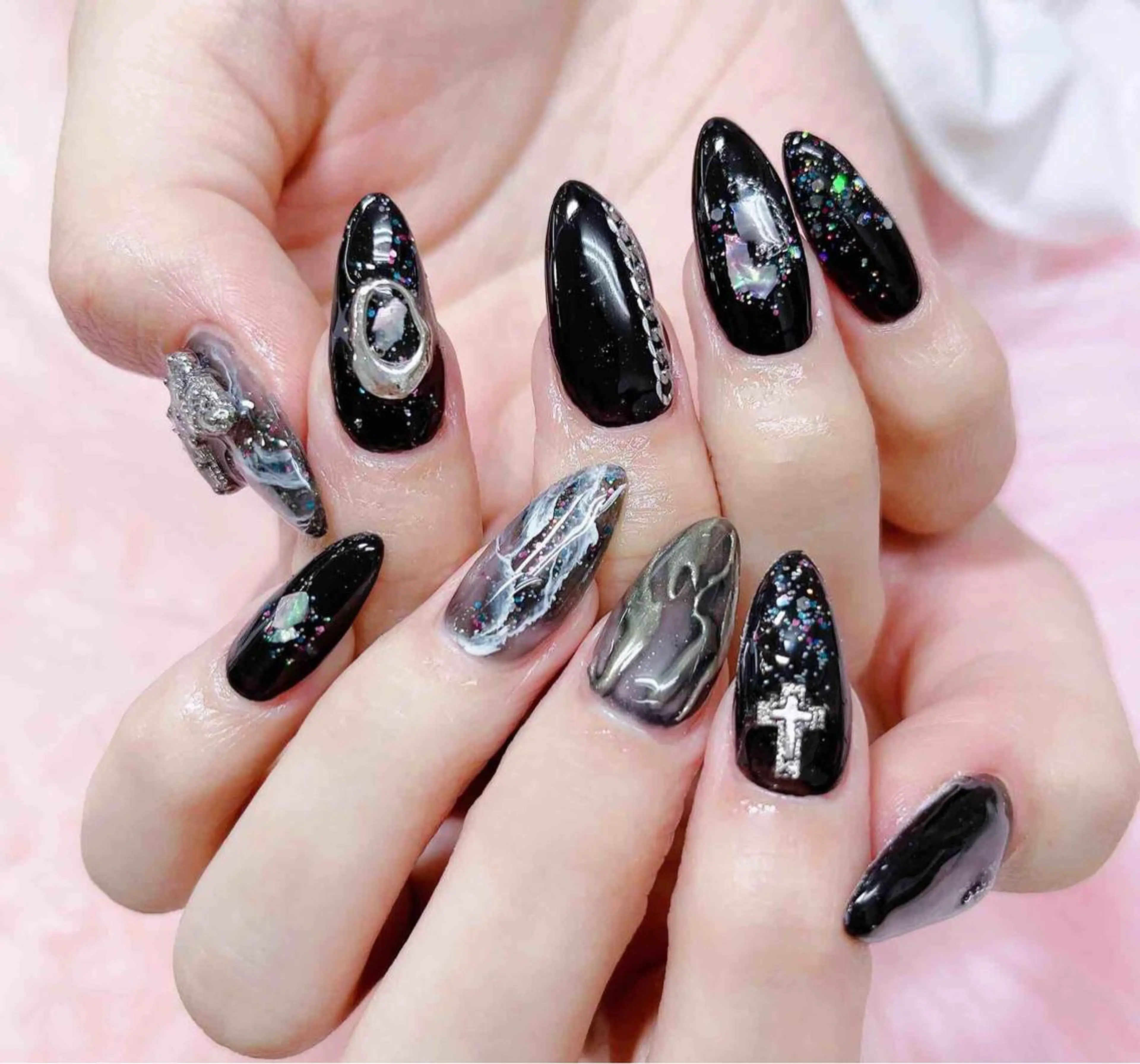 ネイル ハンドネイル MoonNail ユリ🌸のネイルデザイン