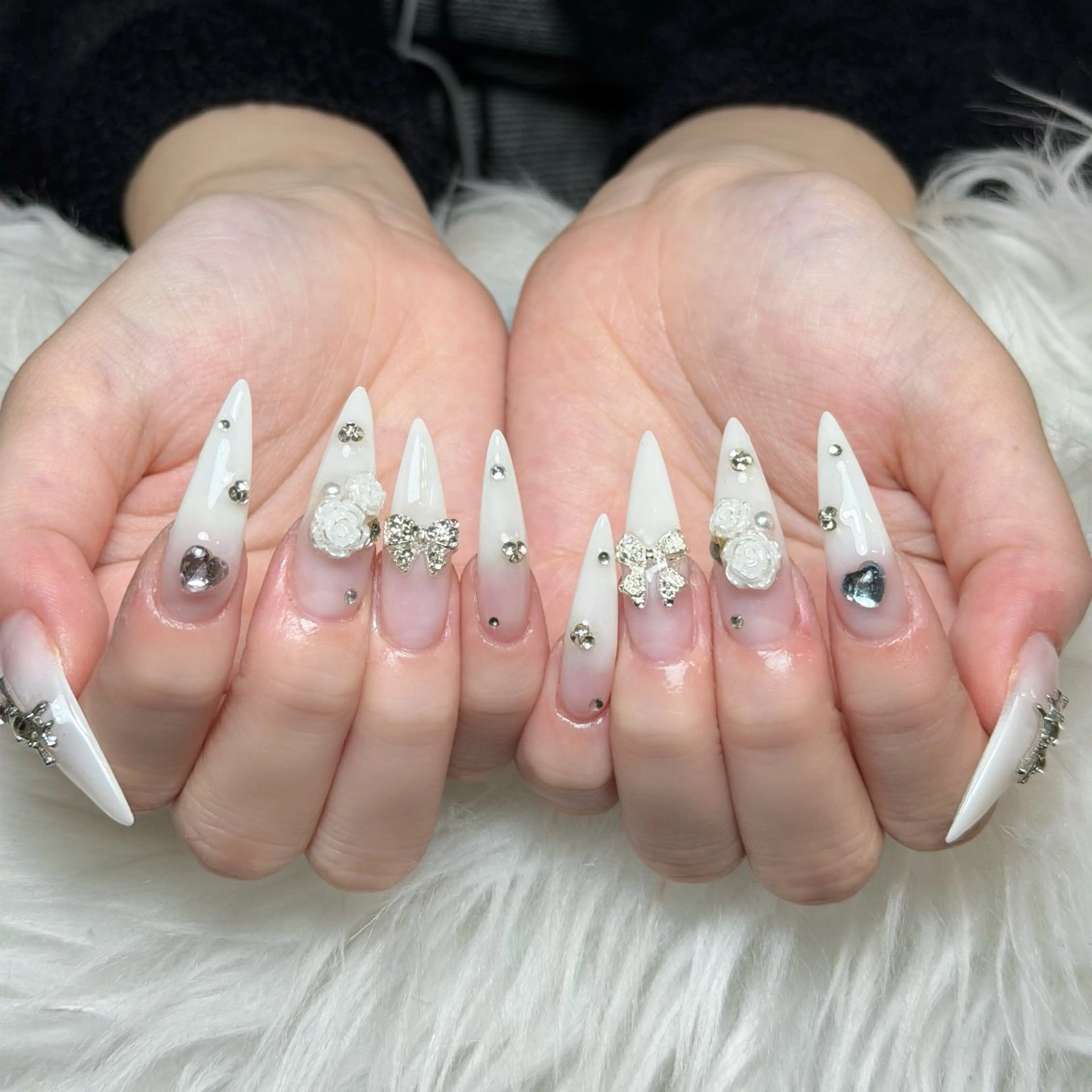 ネイル オーロラネイル ボルドー ブラウン 氷ネイル・うるうるネイル キラキラネイル ハンドネイル Julli NailStudioのネイルデザイン