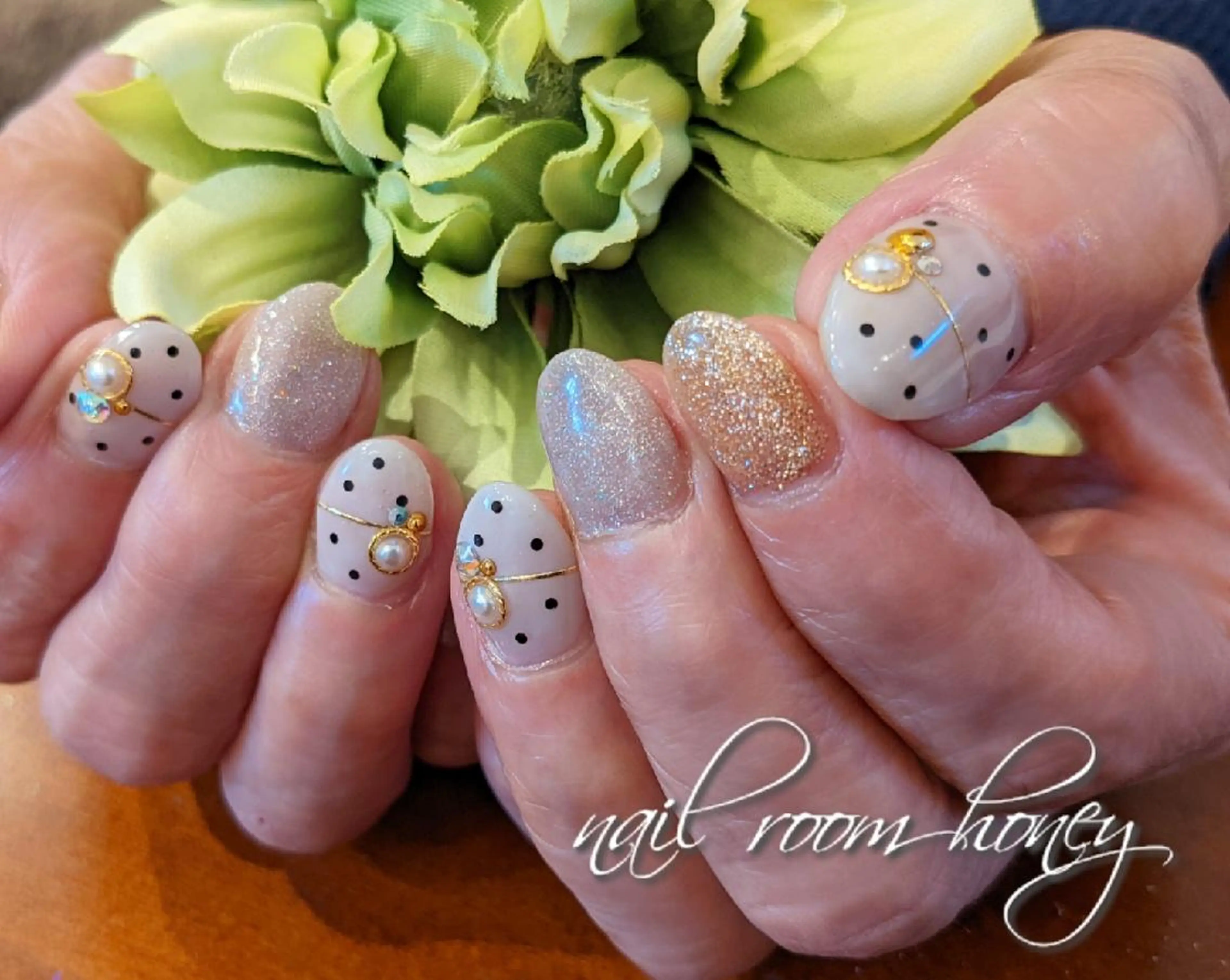 ネイル ドット nail room  honeyのネイルデザイン