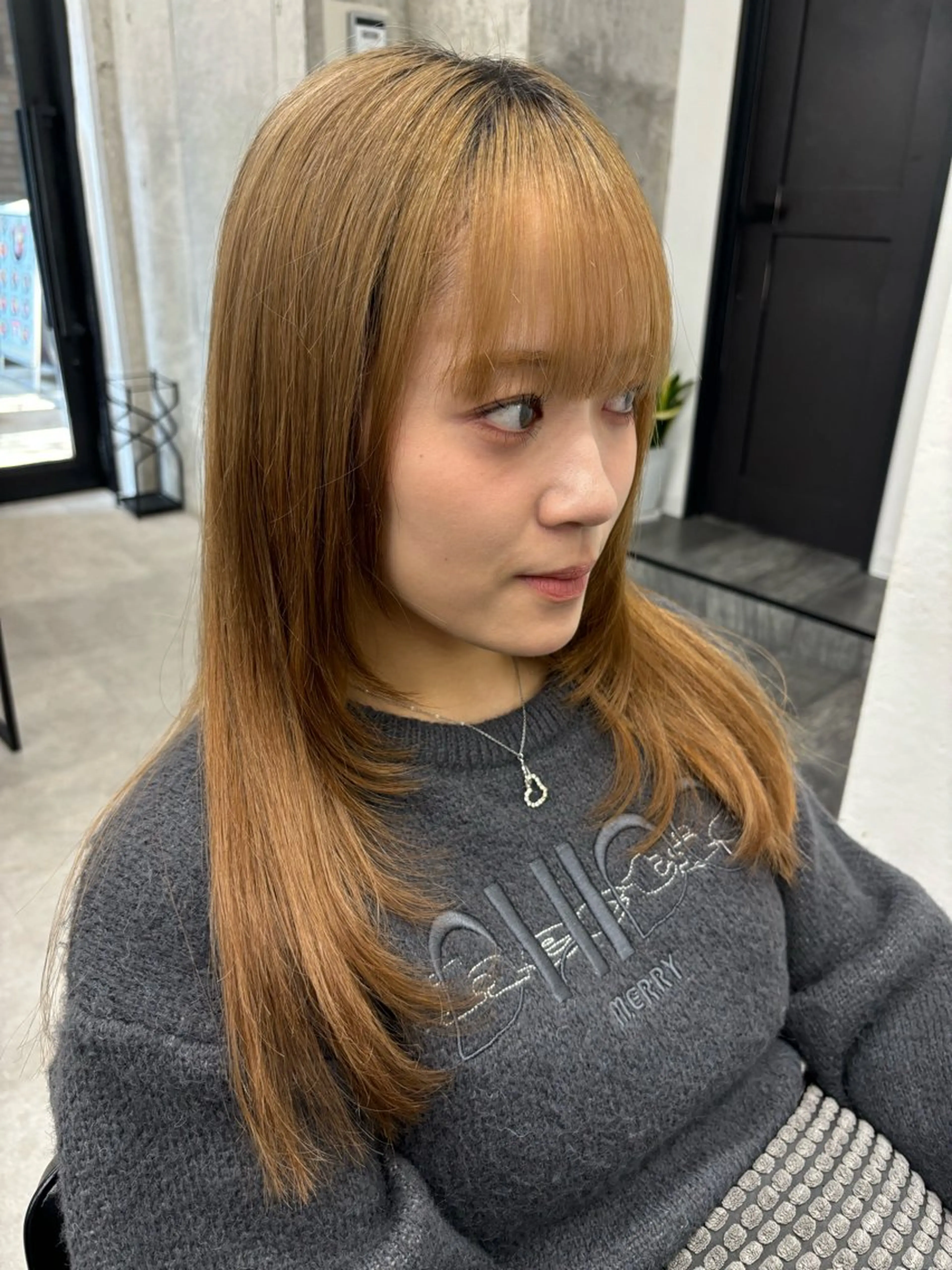 ロング 顔まわりレイヤー レイヤーカット カット トリートメント すぐ巻ける縮毛矯正 🍀勝倉　麗のヘアスタイル