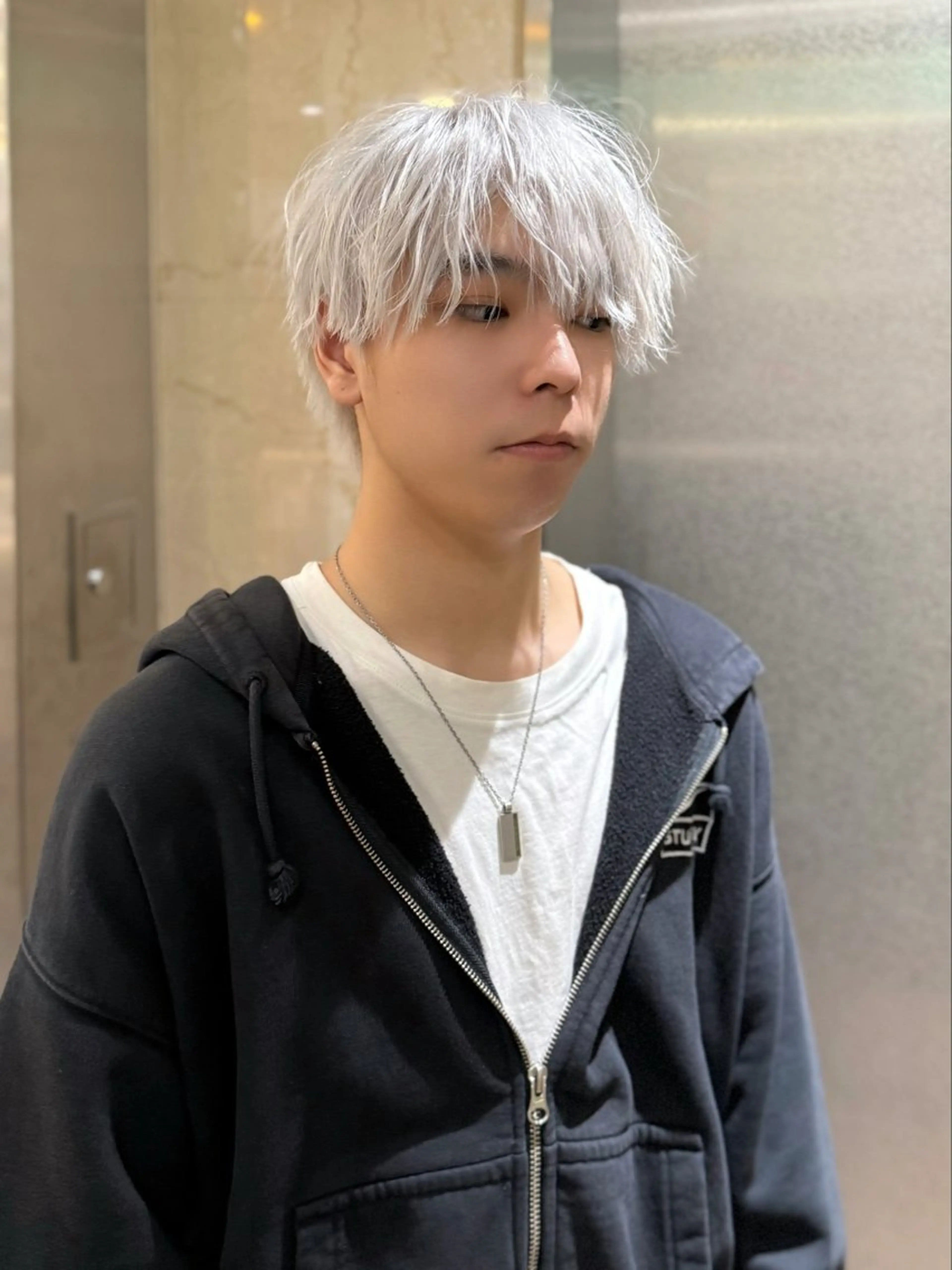 ショート ヘアカラー kanta 梅田 韓国ハイトーンのヘアスタイル