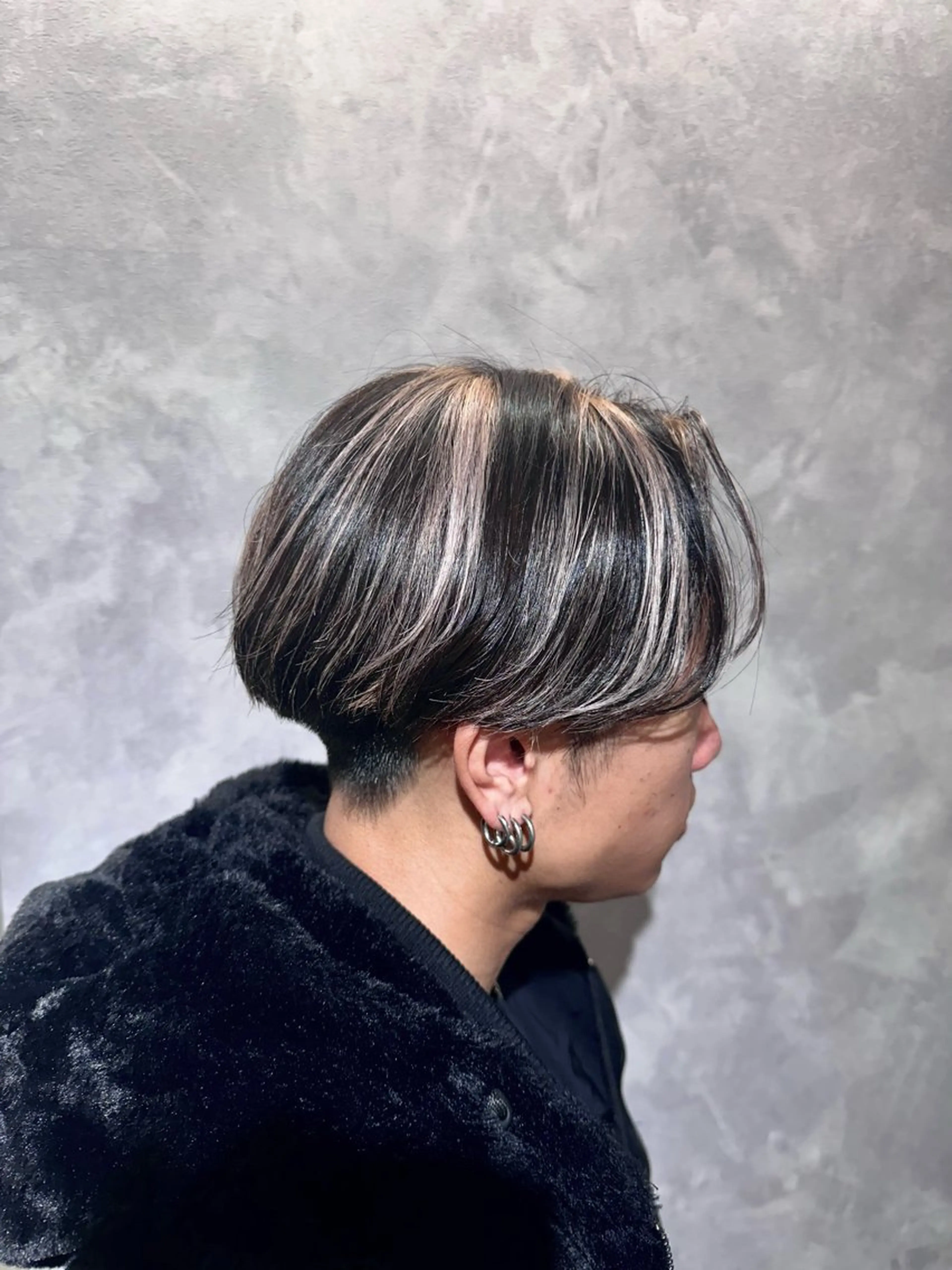 ショート メンズ ヘアカラー 中川 舞のヘアスタイル