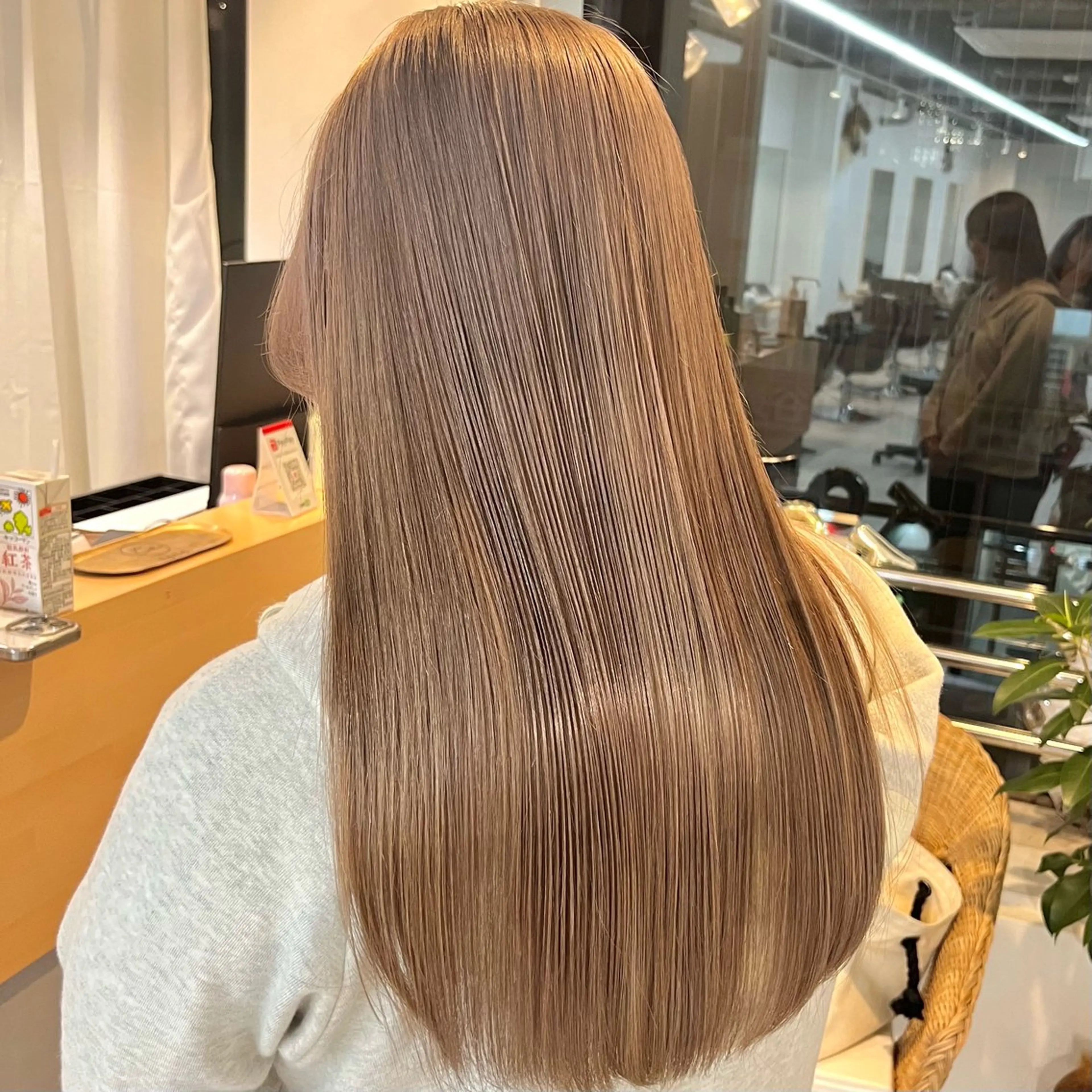 ロング カラー カット ヘアカラー トリートメント 艶カラー/レイヤー/ ハイトーン/まなみのヘアスタイル