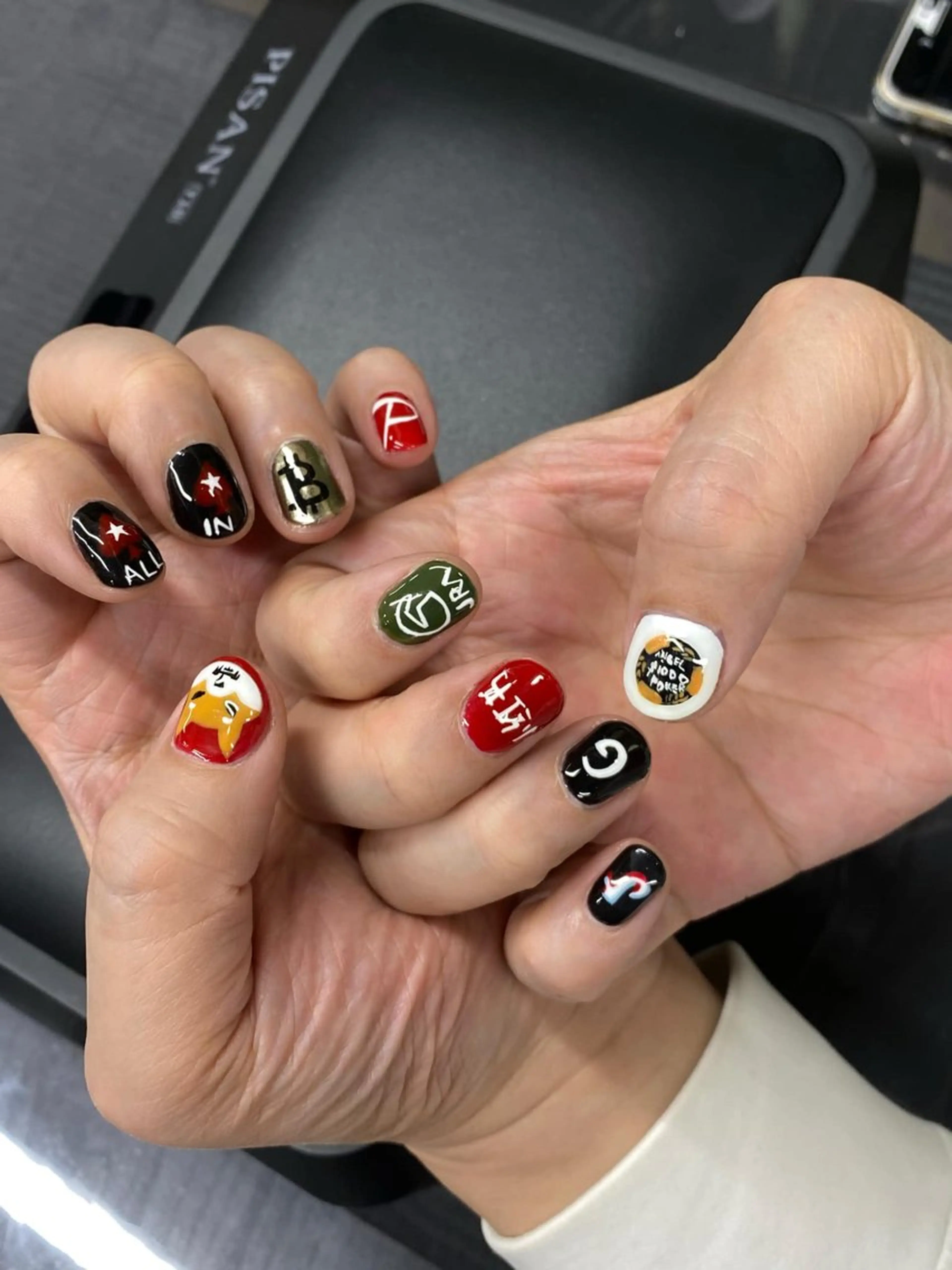 ネイル Iconic Nailのネイルデザイン