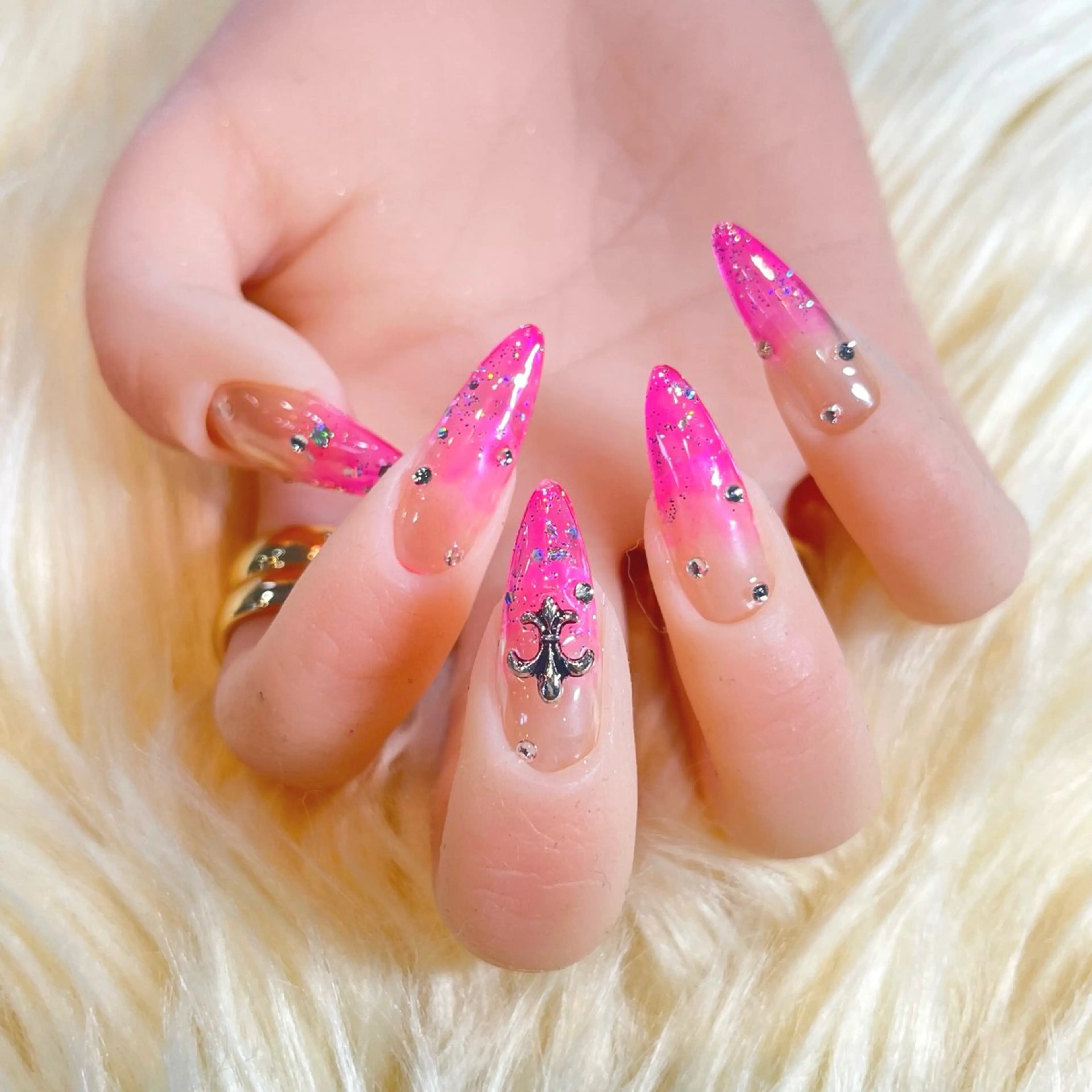 ネイル ハンドネイル Betty ✶のマツエク・マツパデザイン