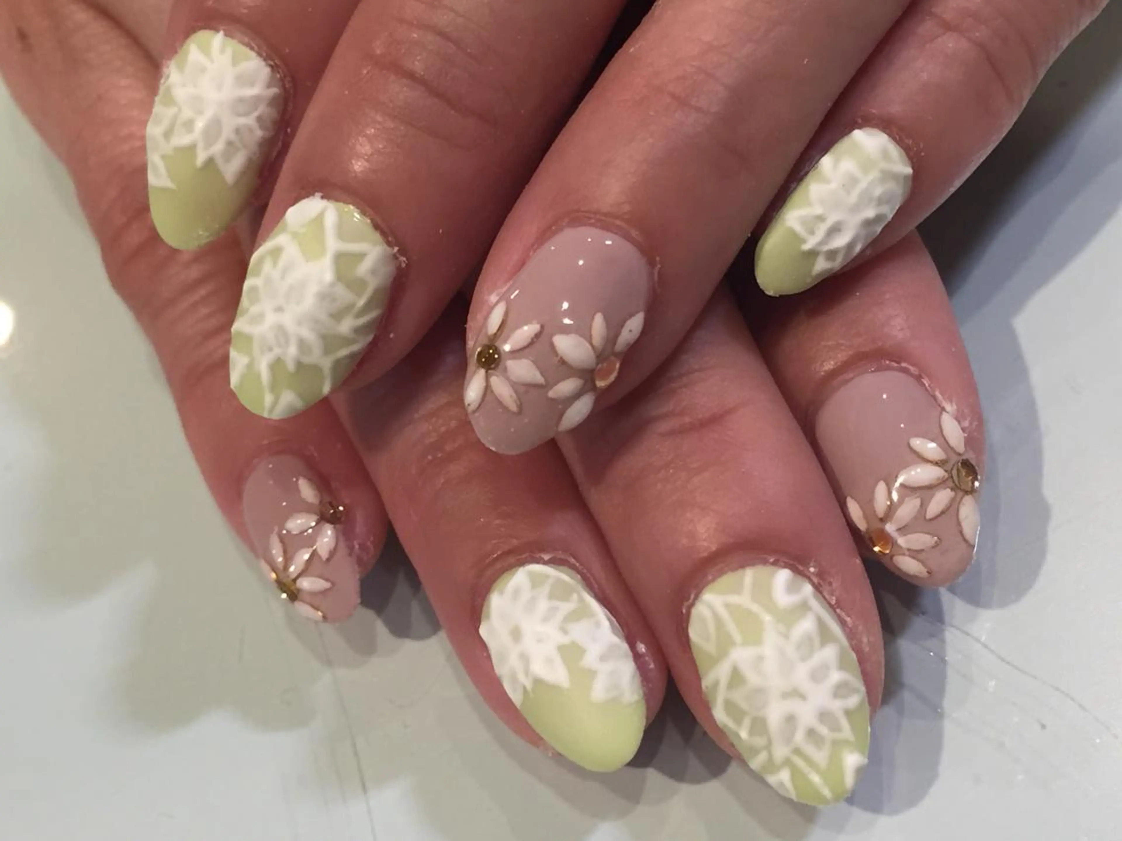 ネイル Nest 三田のマツエク・マツパデザイン