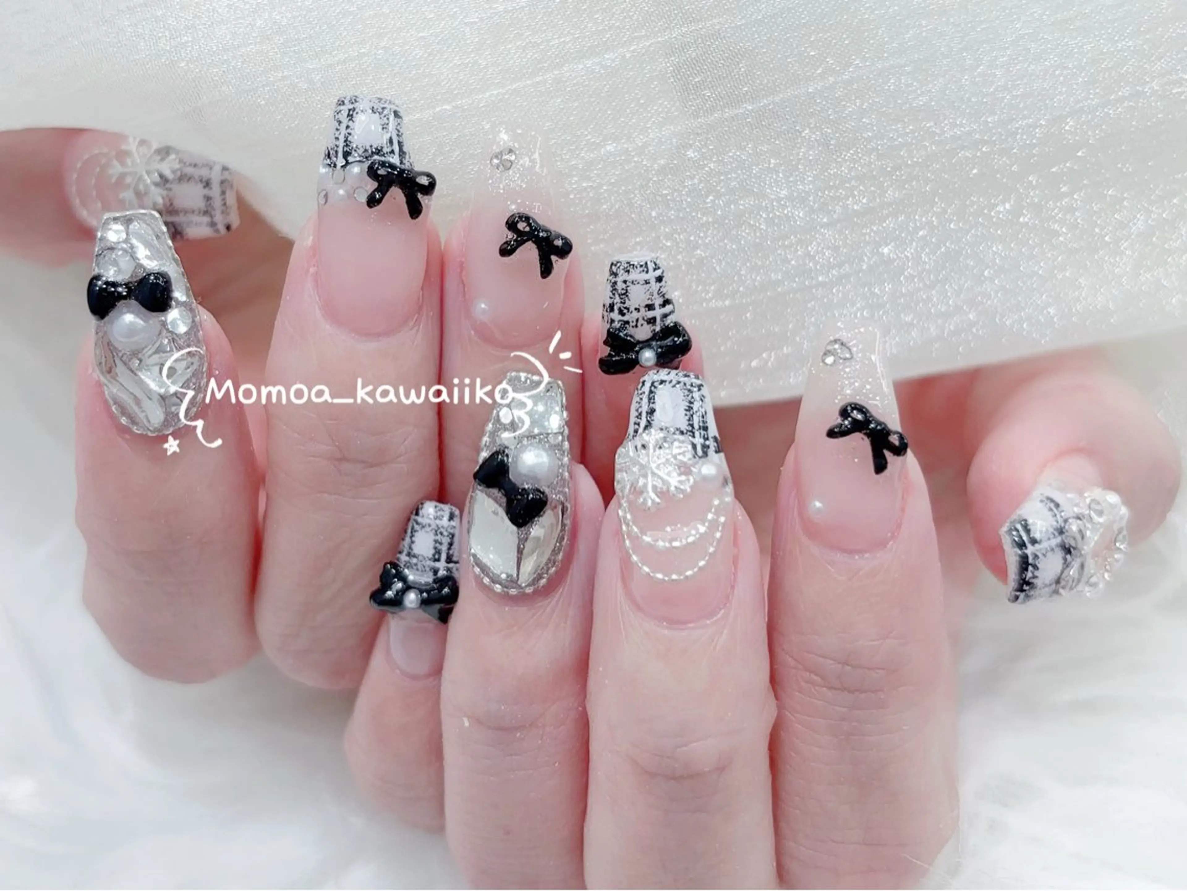 ネイル 成人式 ロングネイル マグネットネイル 大理石ネイル(マーブル) リボン ハンドネイル MoMoA Nail ネイル長さ出し専門店のネイルデザイン