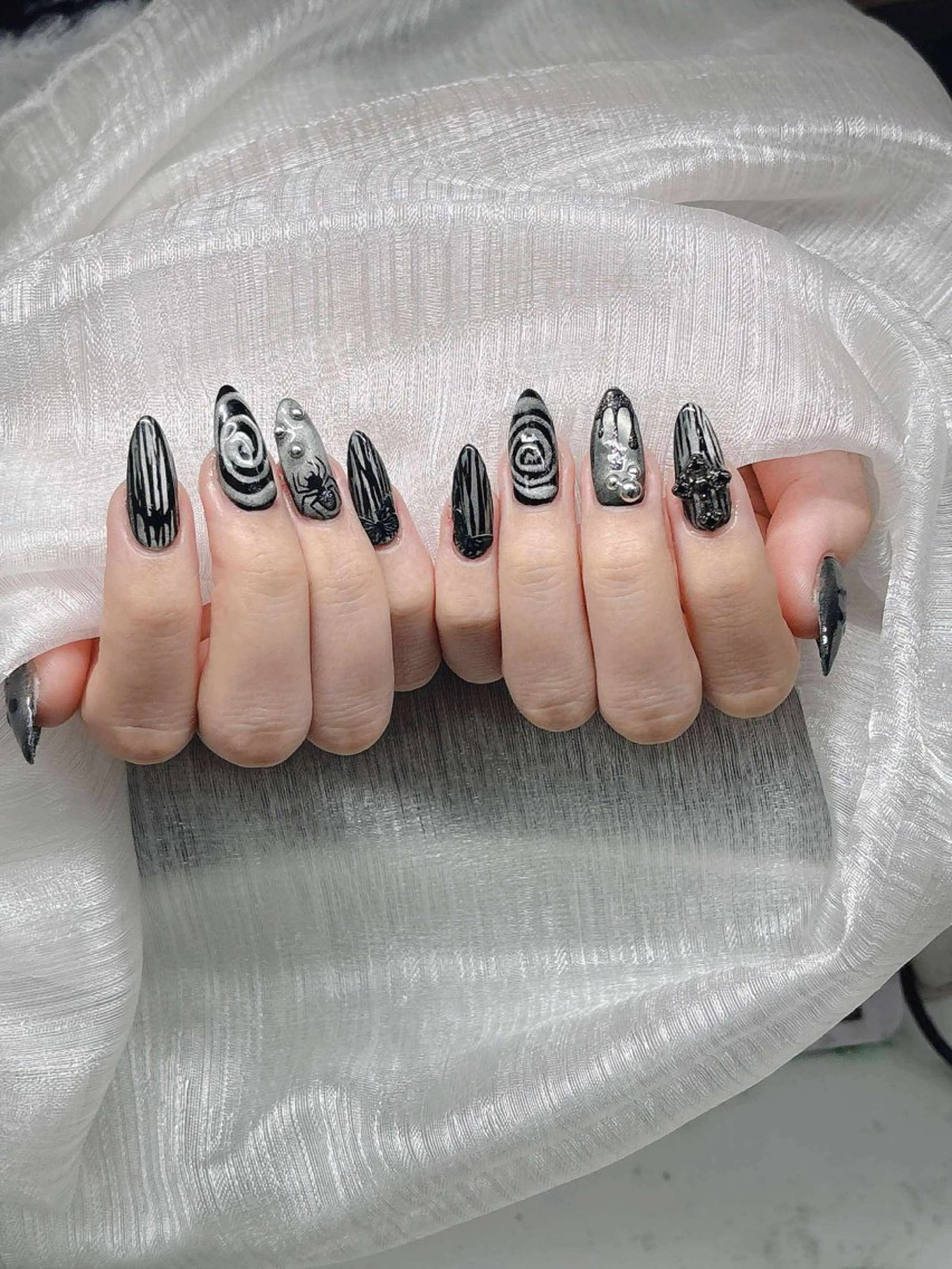 ネイル 長さ出し グラデーション 卒業式 キラキラネイル マグネットネイル ハンドネイル Lee Nailsのネイルデザイン