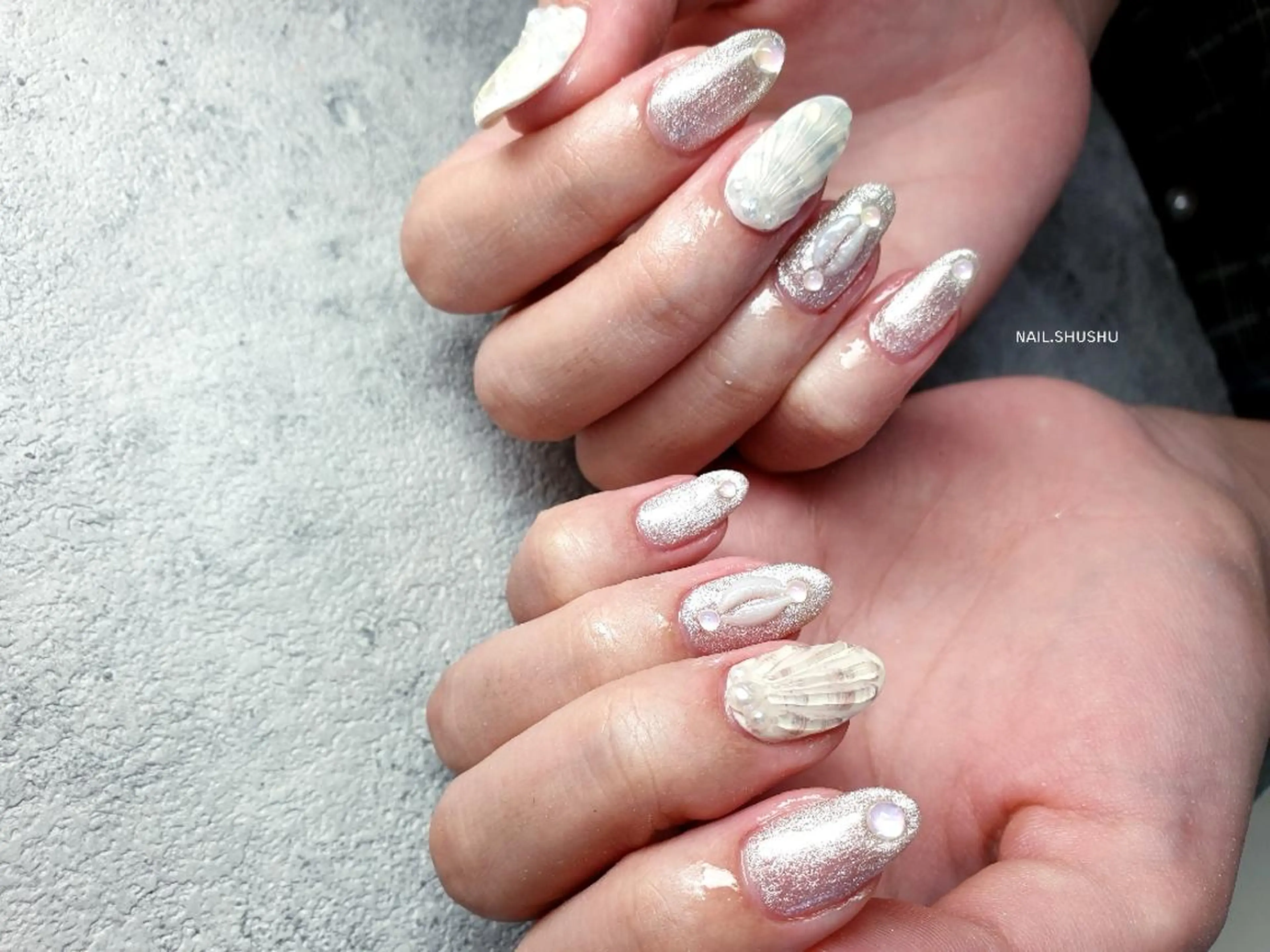 ネイル ニュアンスネイル シンプルネイル 夏ネイル 3dパーツ/流行り 👧shushu❤️のネイルデザイン