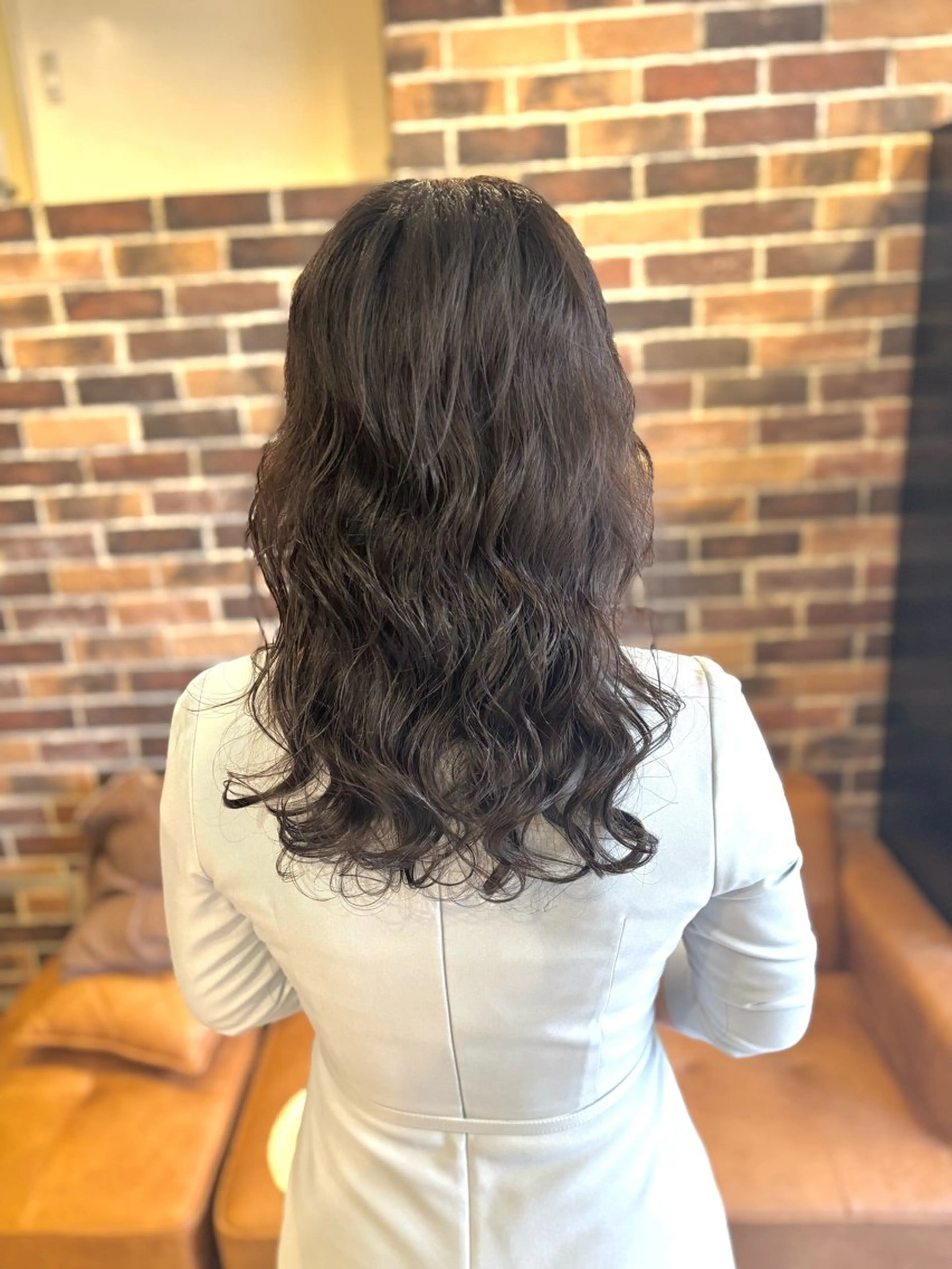 【韓国風コテ巻きパーマ】カット＋パーマ＋トリートメントの写真