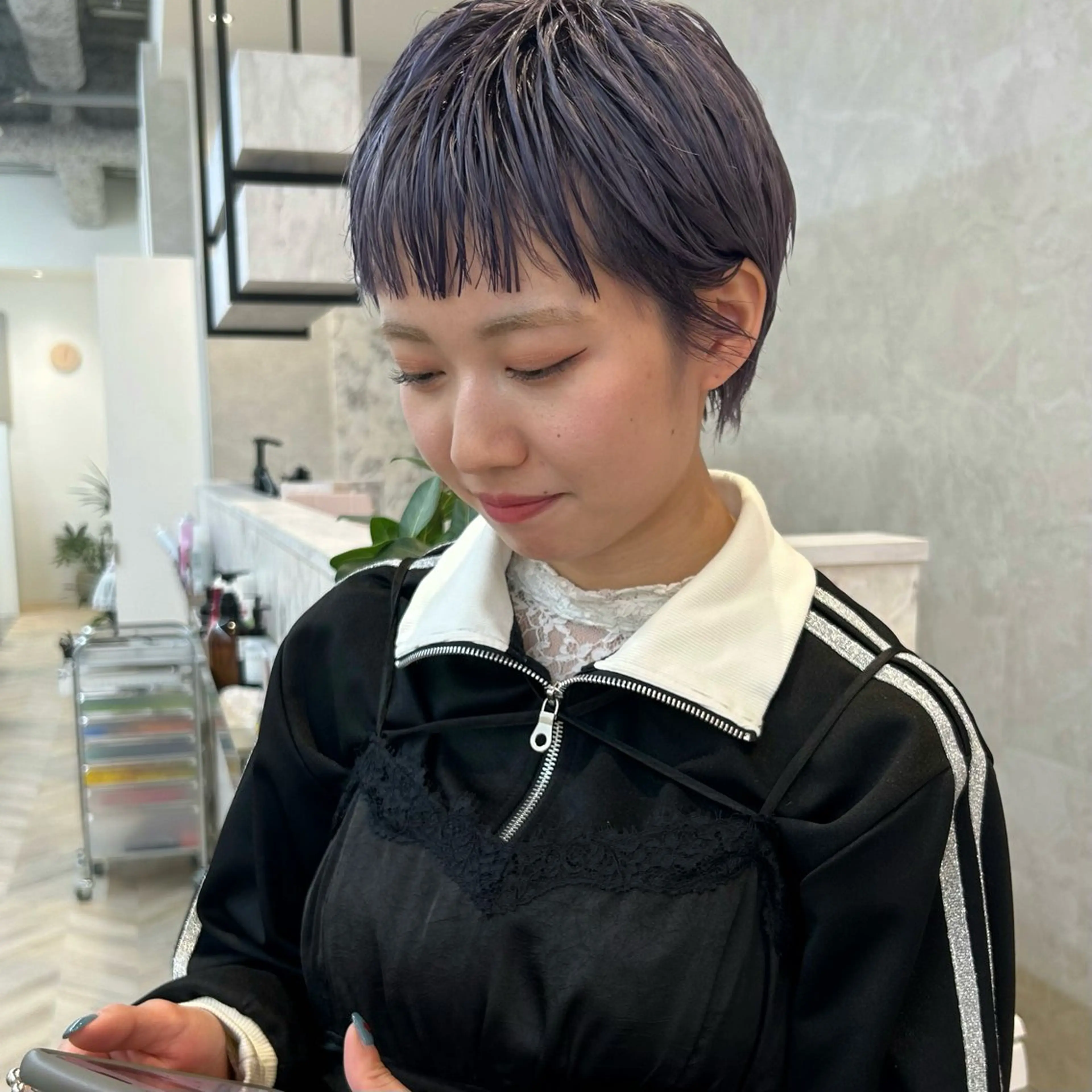 ショート カラー ヘアカラー トリートメント 💙ルル💙 ハイトーン/レイヤーのヘアスタイル