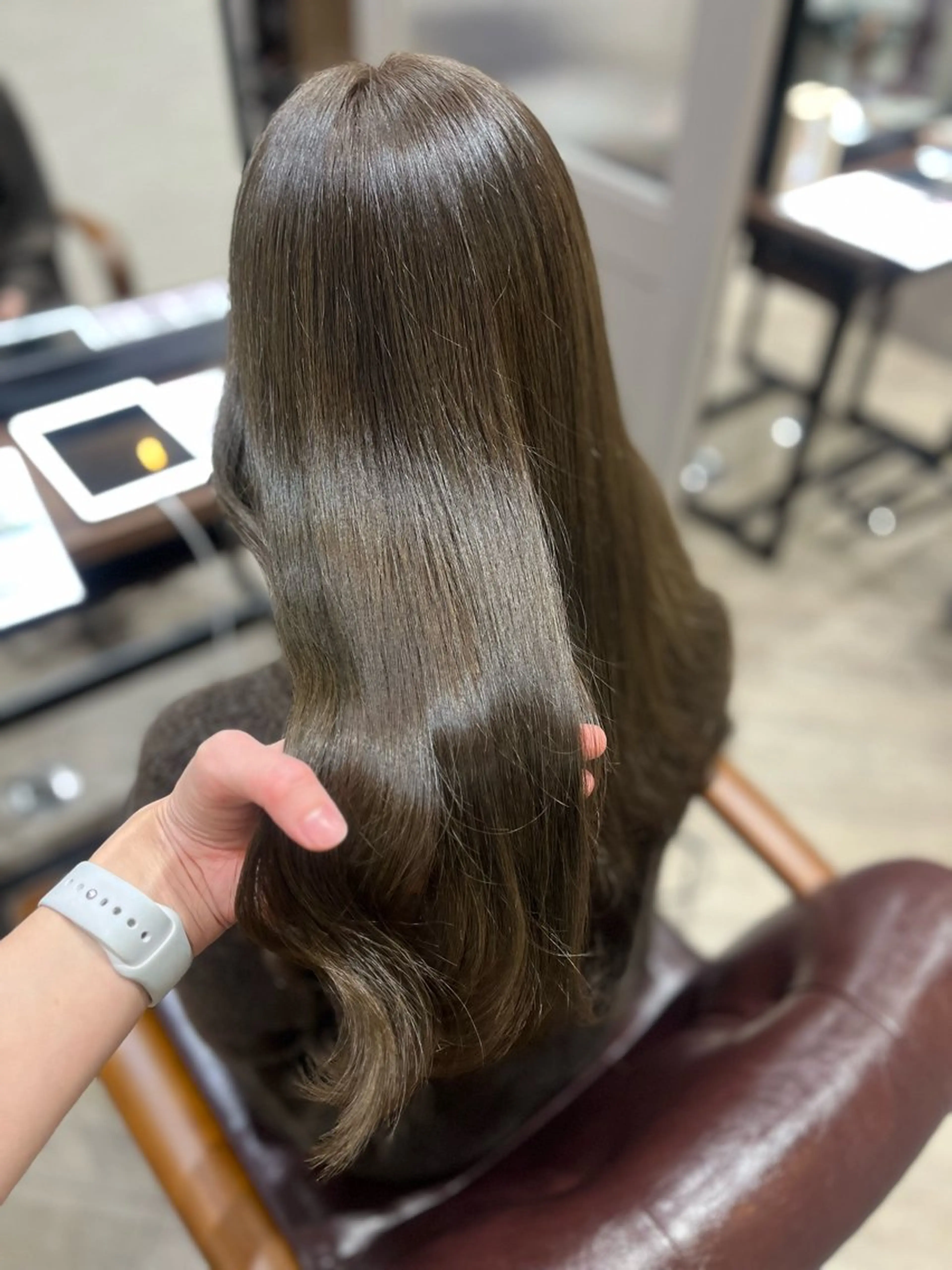 ロング カラー ベージュカラー オリーブベージュ ヘアカラー トリートメント 🫧ぷる艶カラー🫧 Yuubi🦩のヘアスタイル