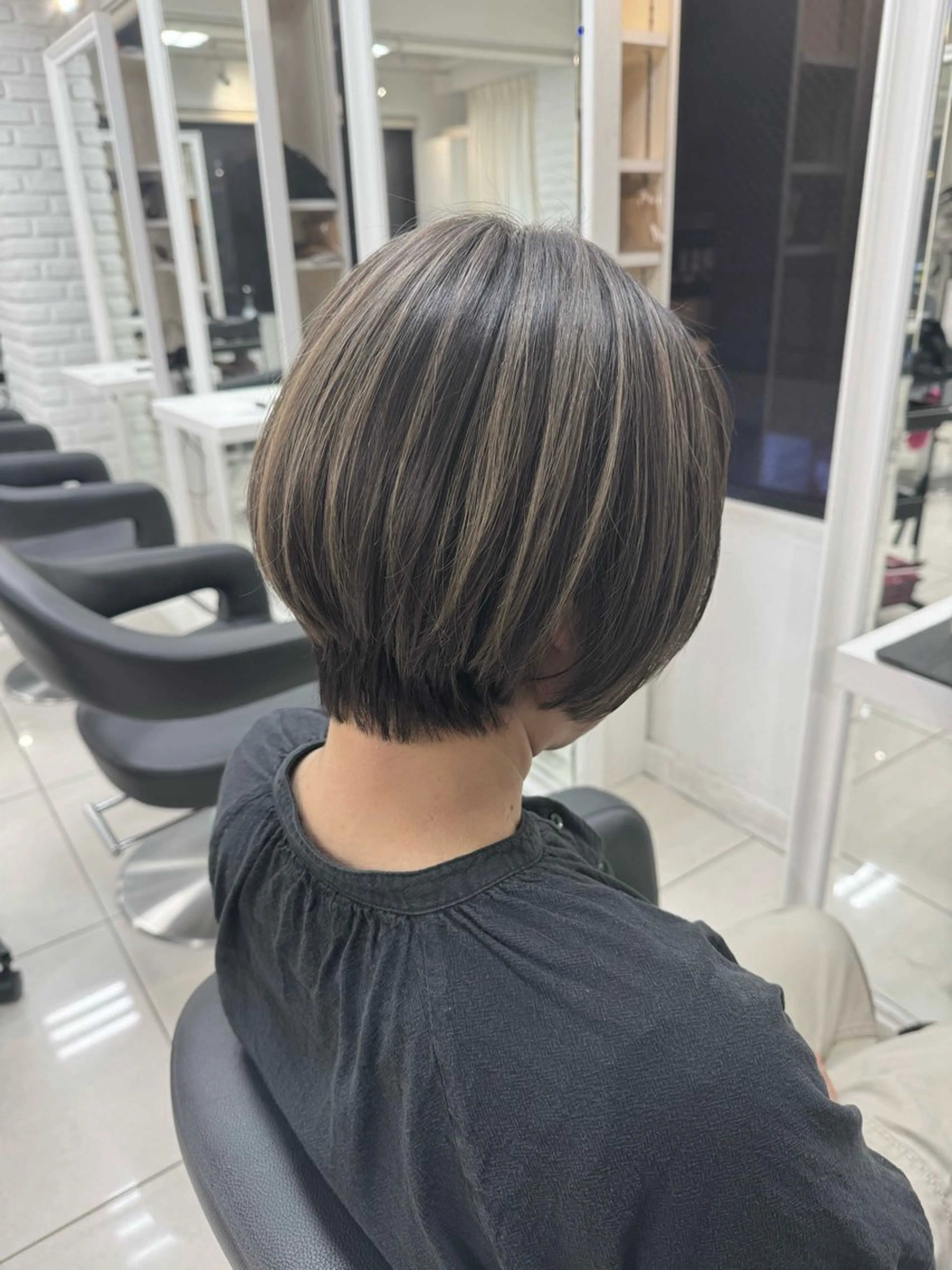 ショート カラー ハイライトカラー 顔周りカット ハイライト カット ヘアカラー トリートメント 【髪質改善】 kasumi🌷🌷のヘアスタイル