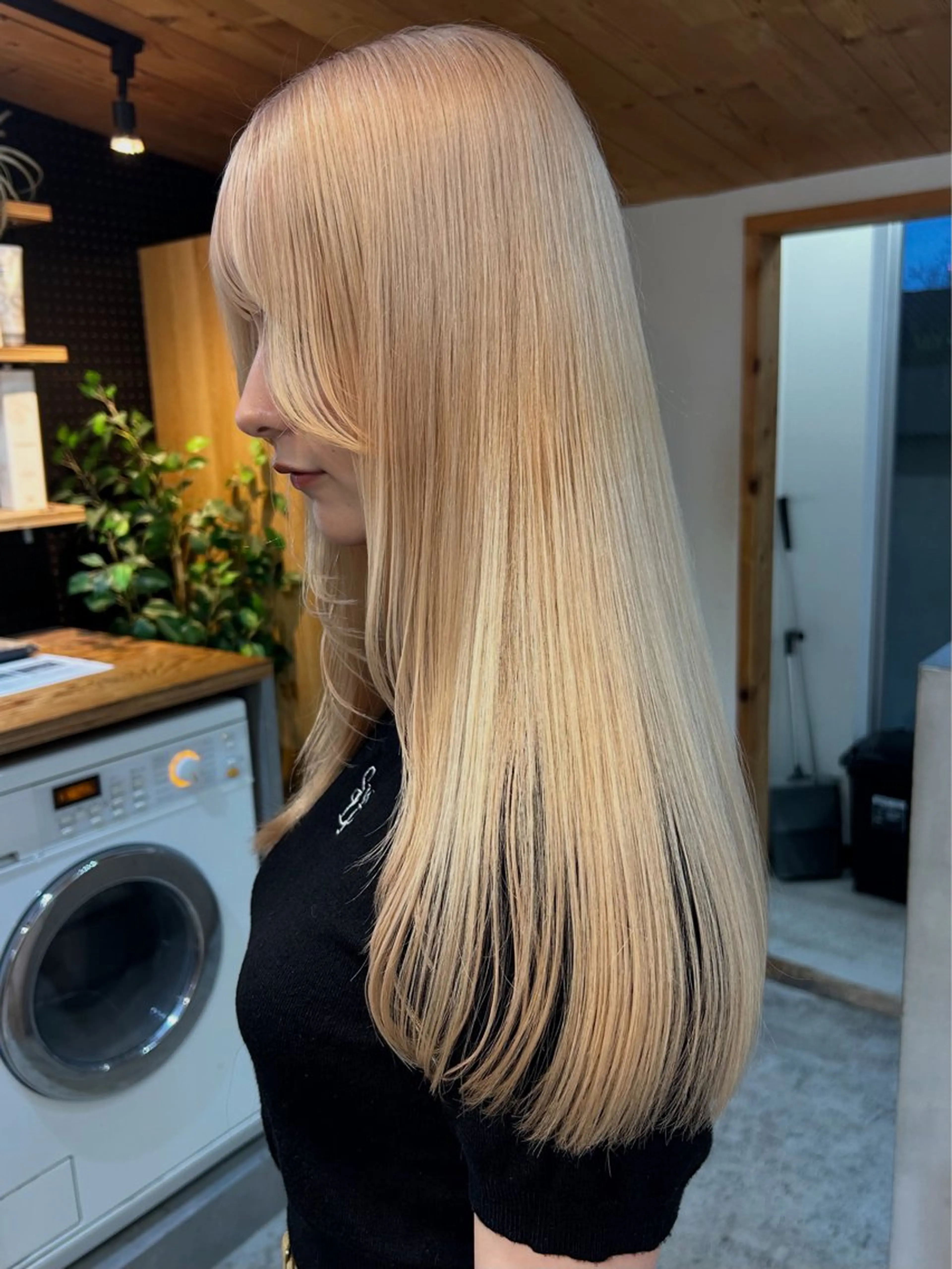 ロング カラー ベージュカラー ホワイトベージュ カット ヘアカラー トリートメント 🧸艶々韓国ヘア 🧁mizunaのヘアスタイル