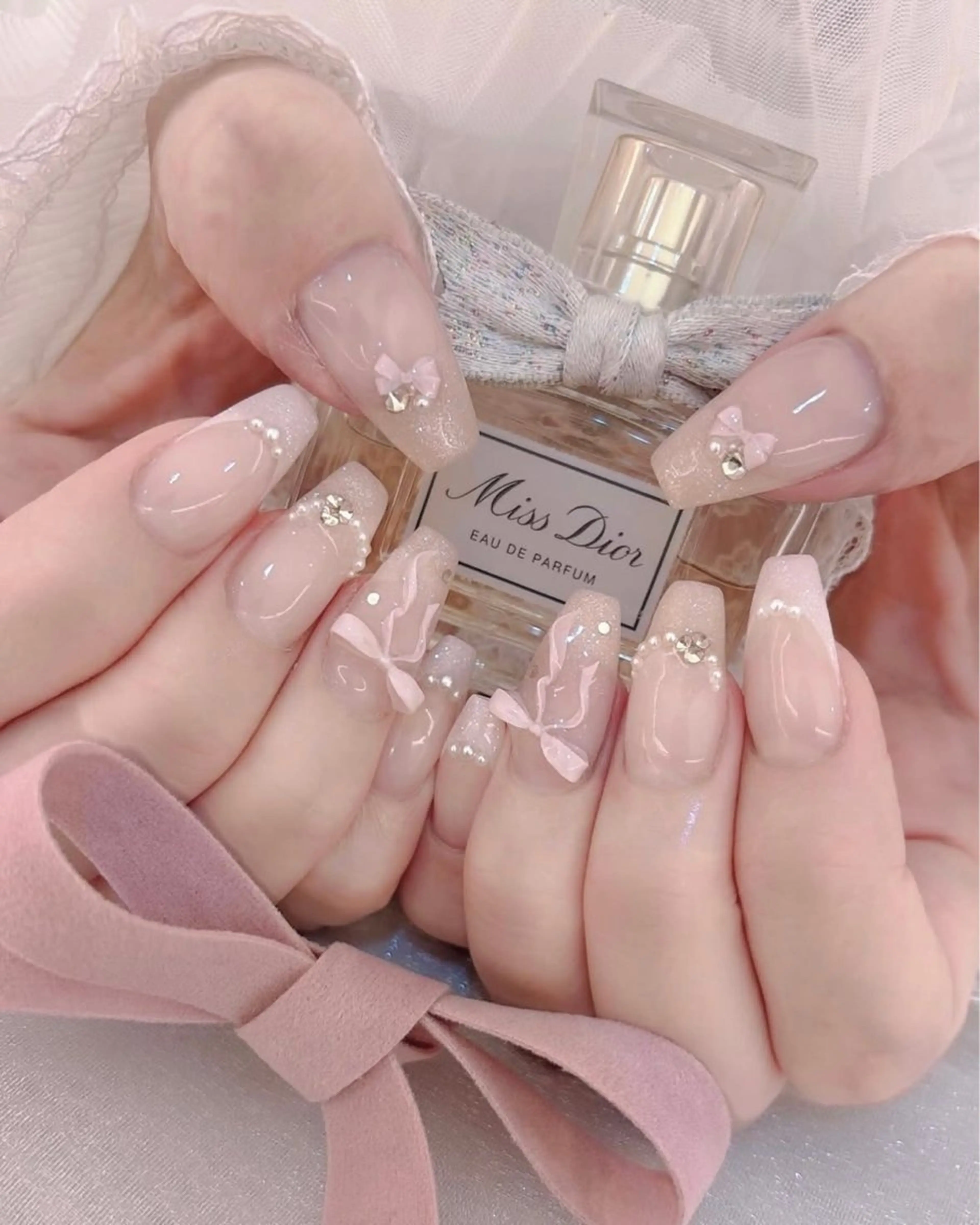 カラー グラデーションカラー ピンクカラー ハンドネイル AIN Nailのネイルデザイン